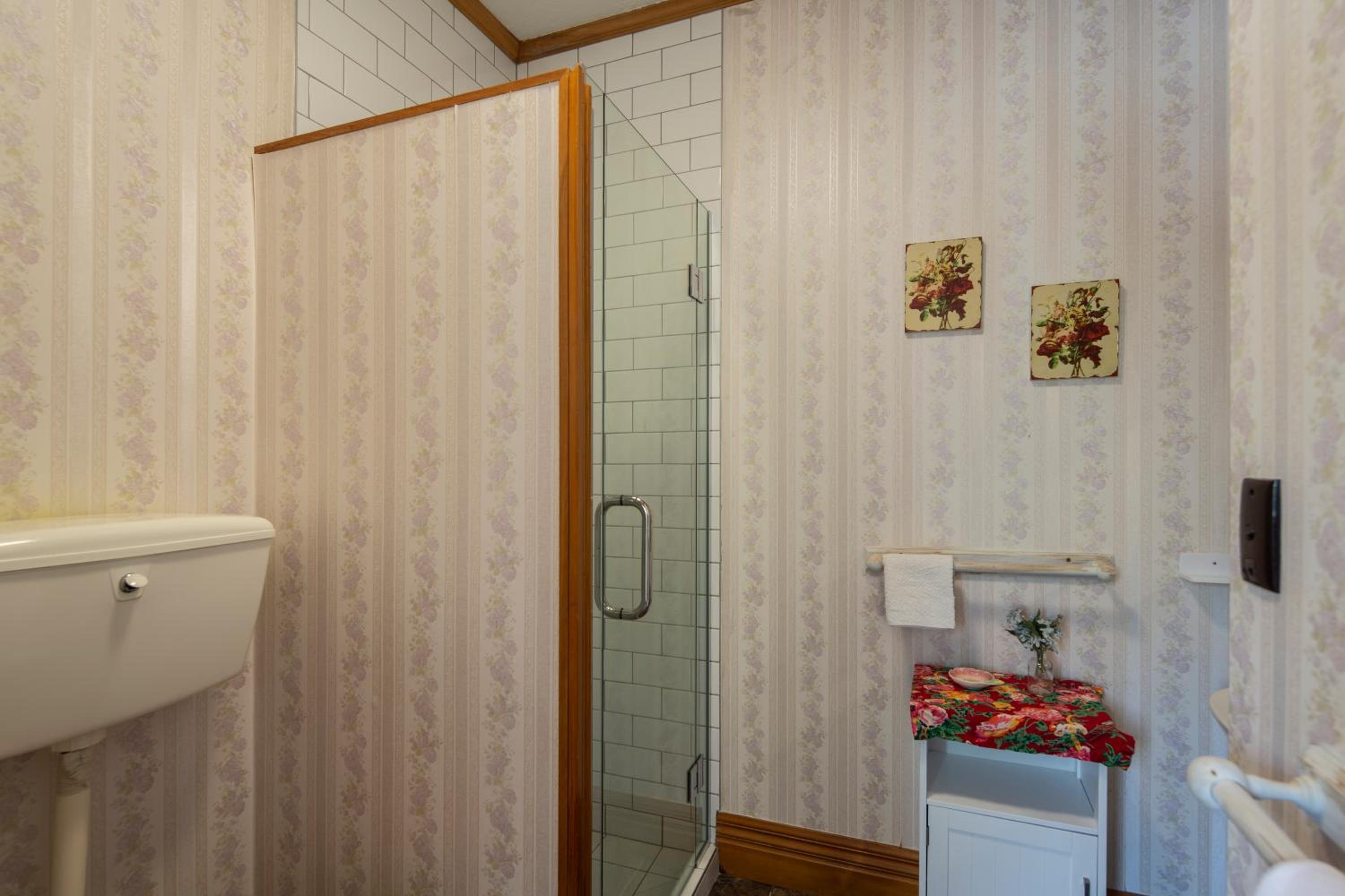 Settlers Cottage Motel