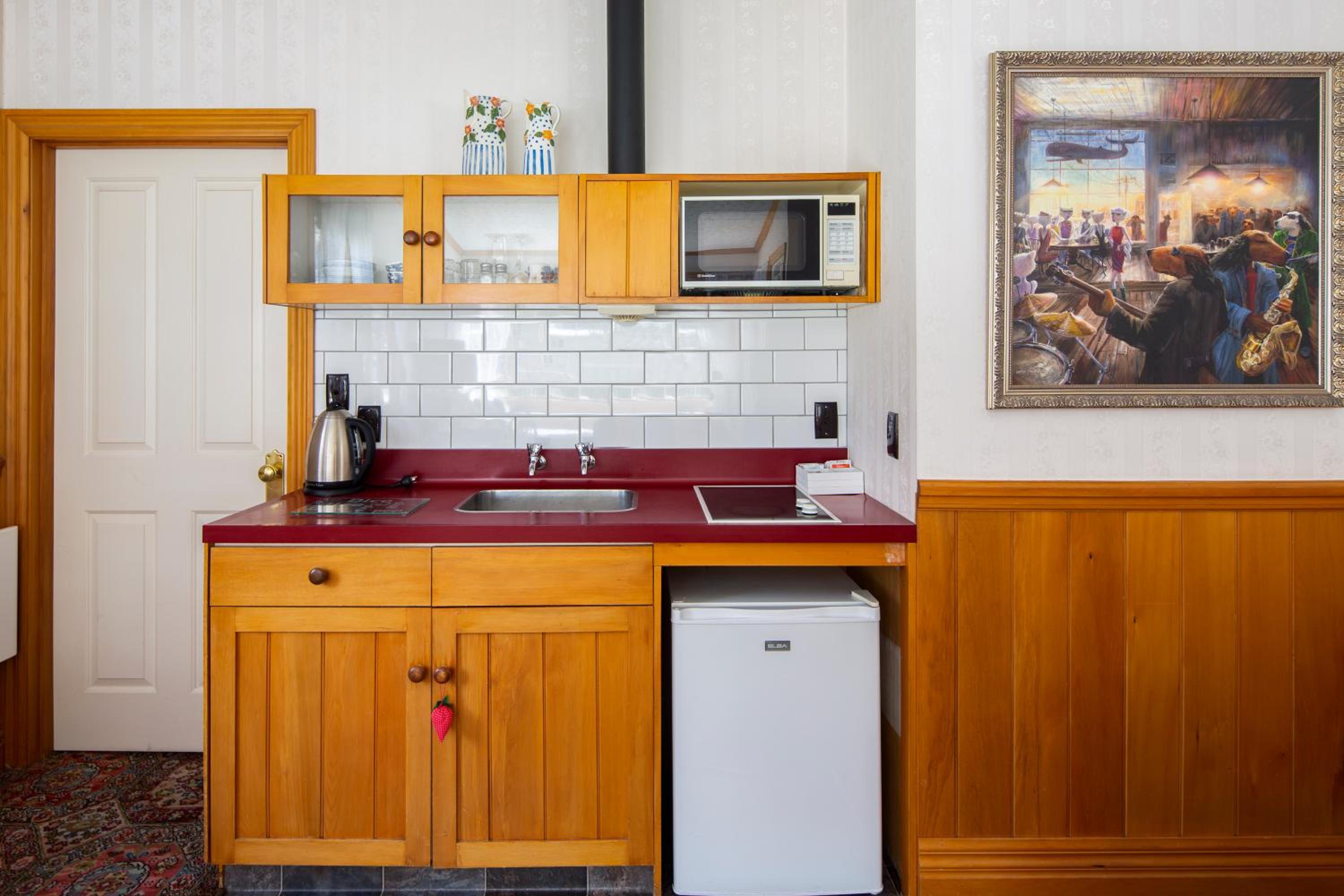 Settlers Cottage Motel