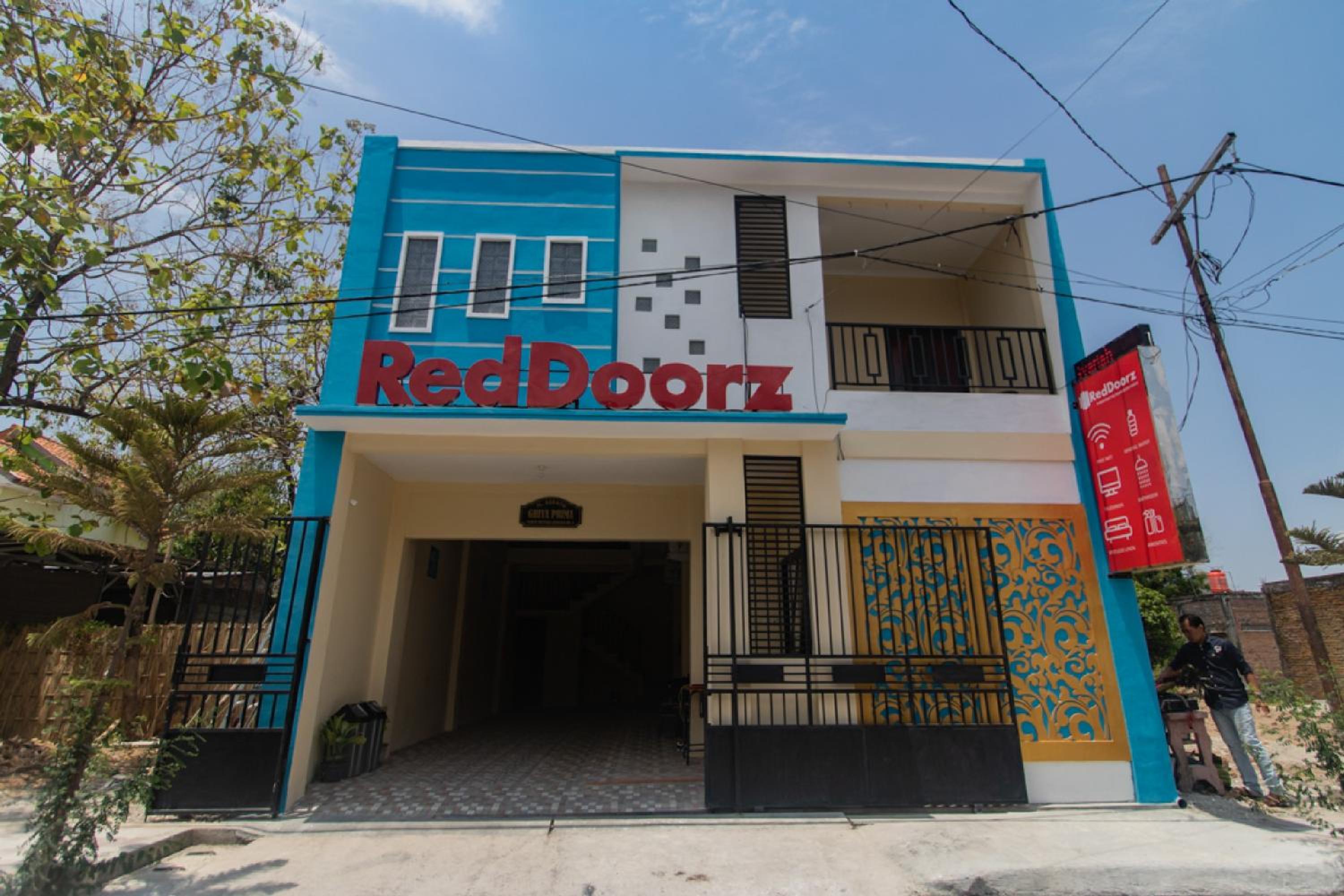 RedDoorz Syariah near Politeknik Negeri Madiun view 2