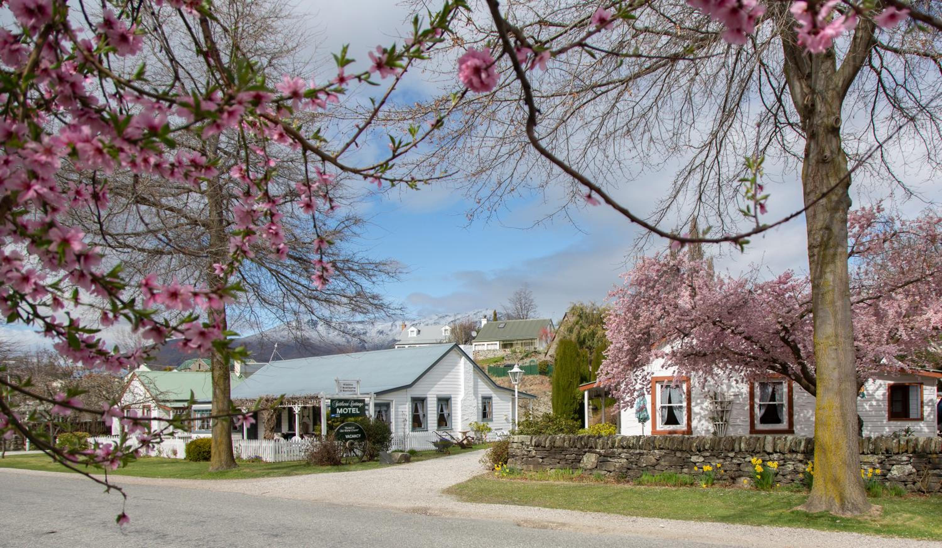 Settlers Cottage Motel
