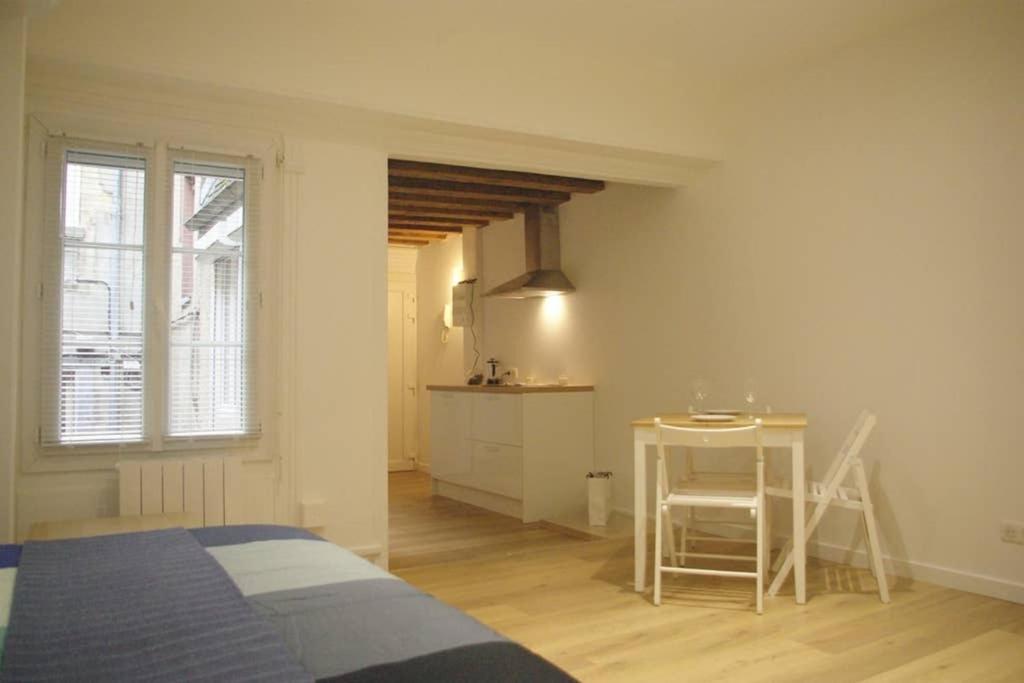 Dijon Standing Historic City Apartment view 5