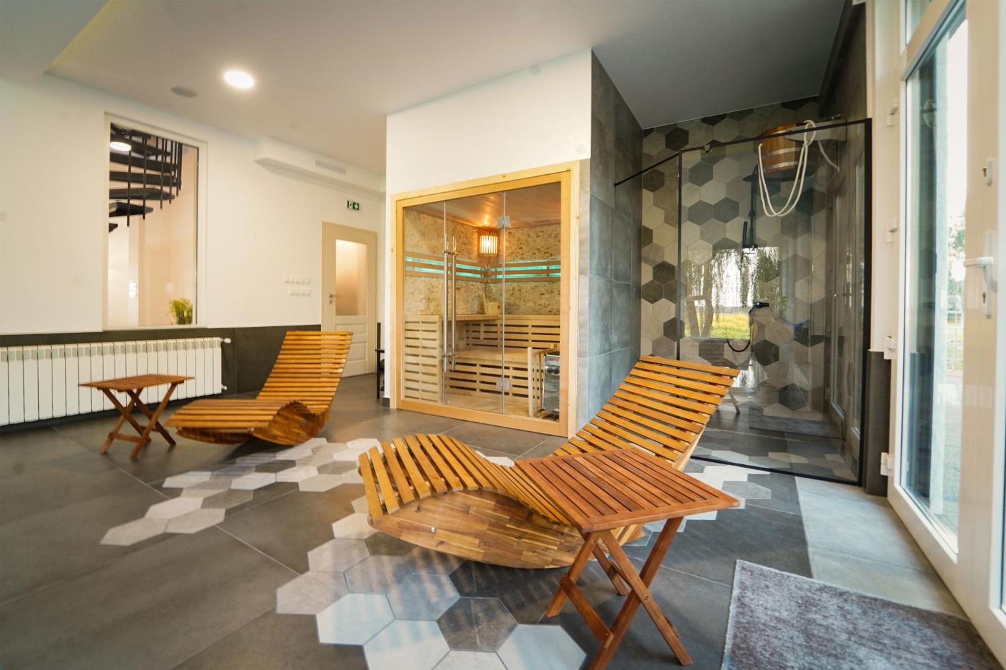 Grand House 47