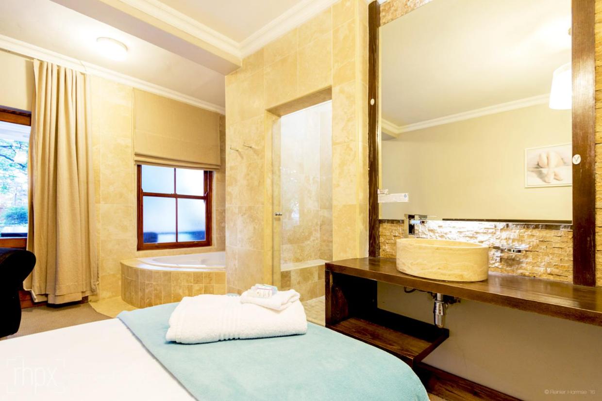 OR Tambo Guest House