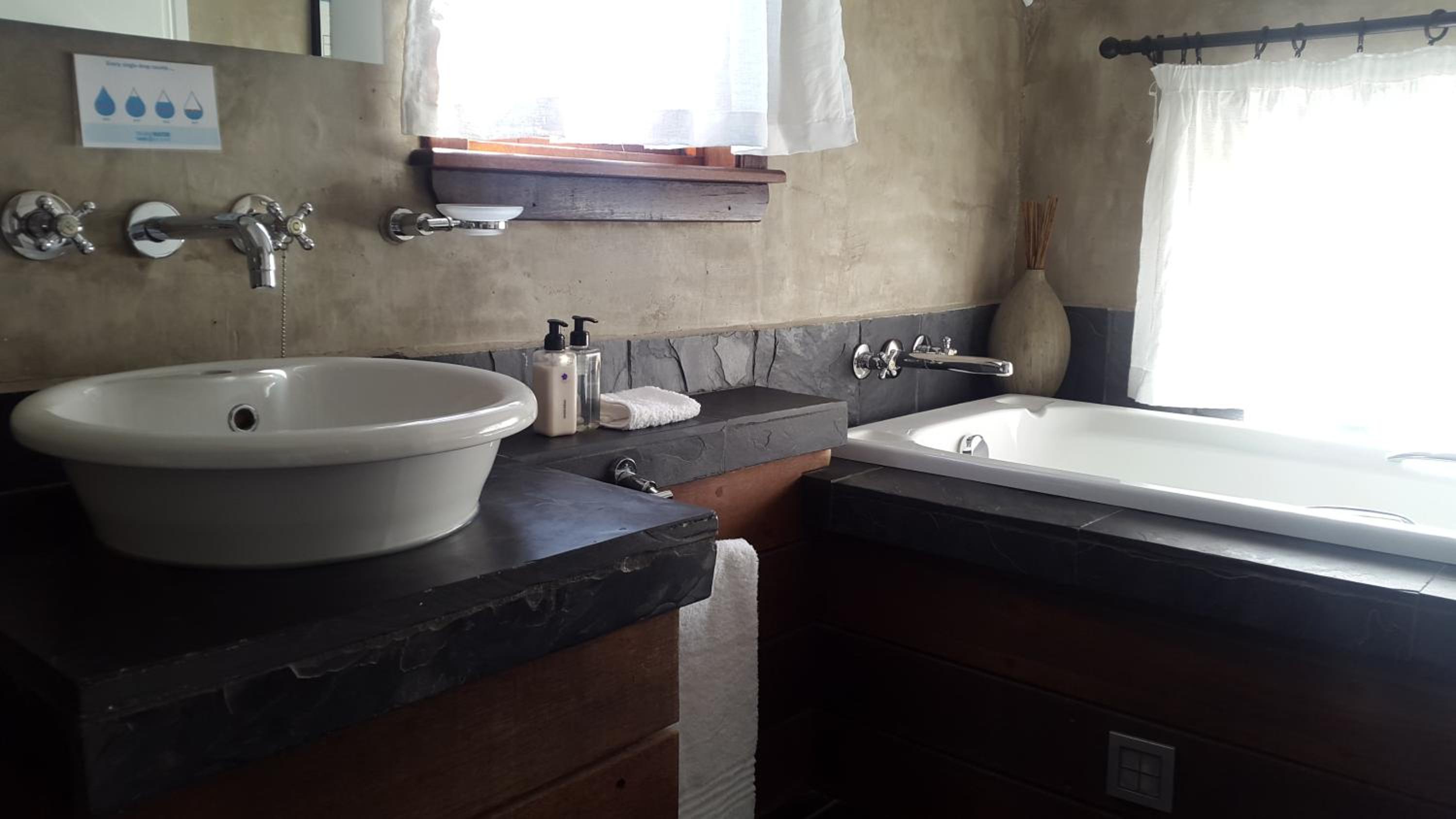 African Violet Guest Suites