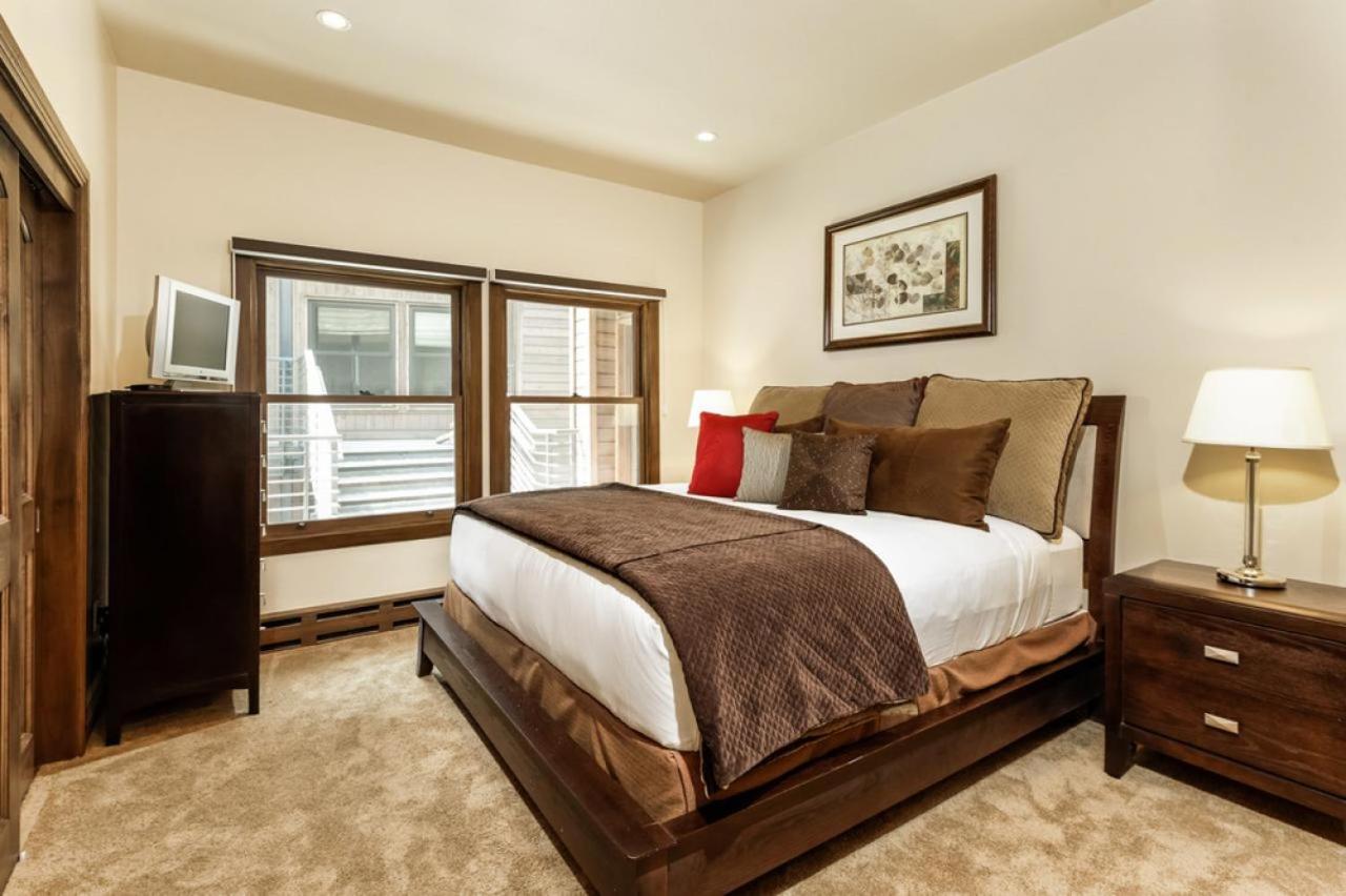 Durant Condominiums Unit C6, Ski-In Condo, 2 Blocks from the Silver Queen Gondola