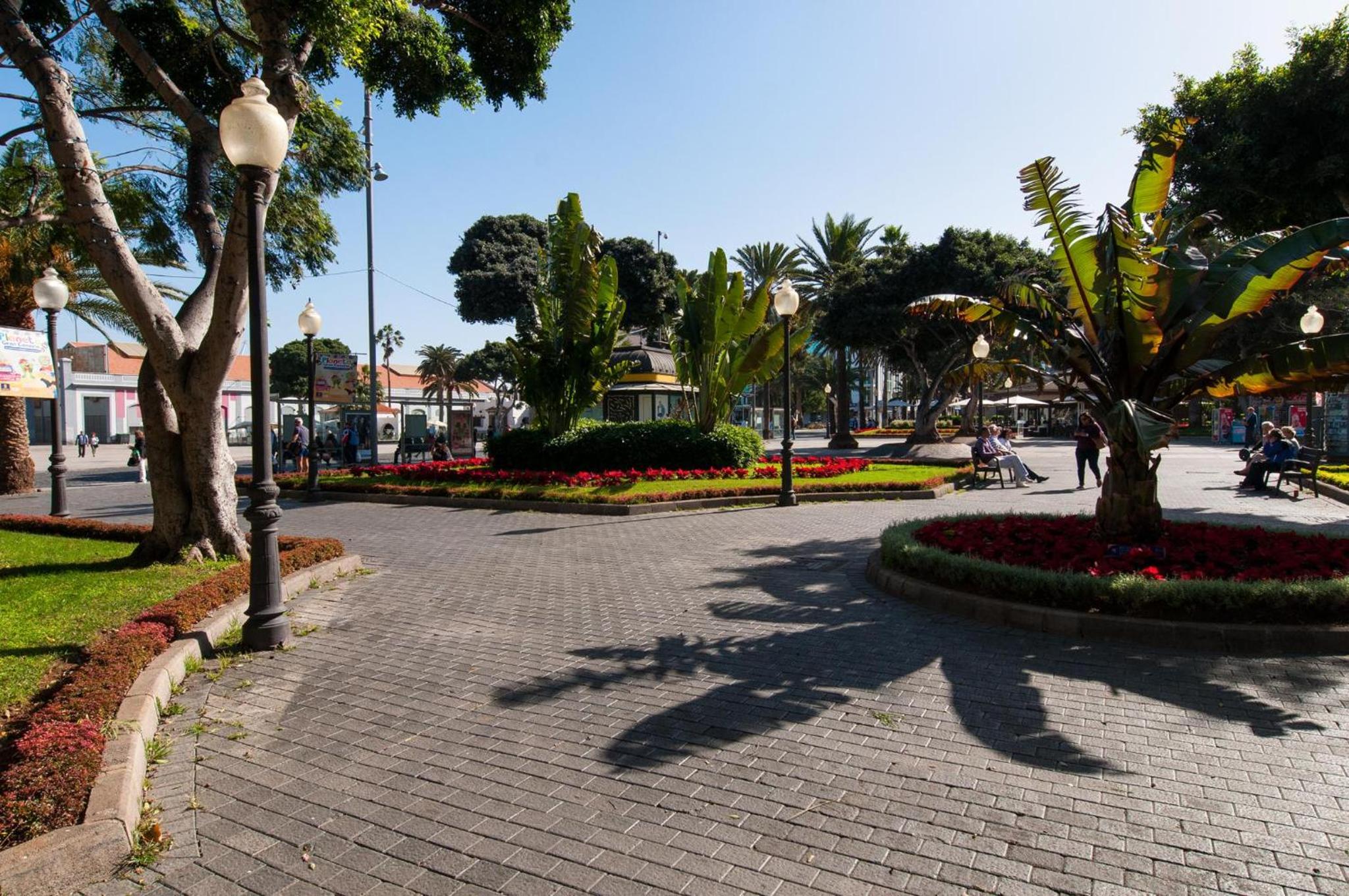 Beachfront Apartment Las Canteras LM52YY by VillaGranCanaria