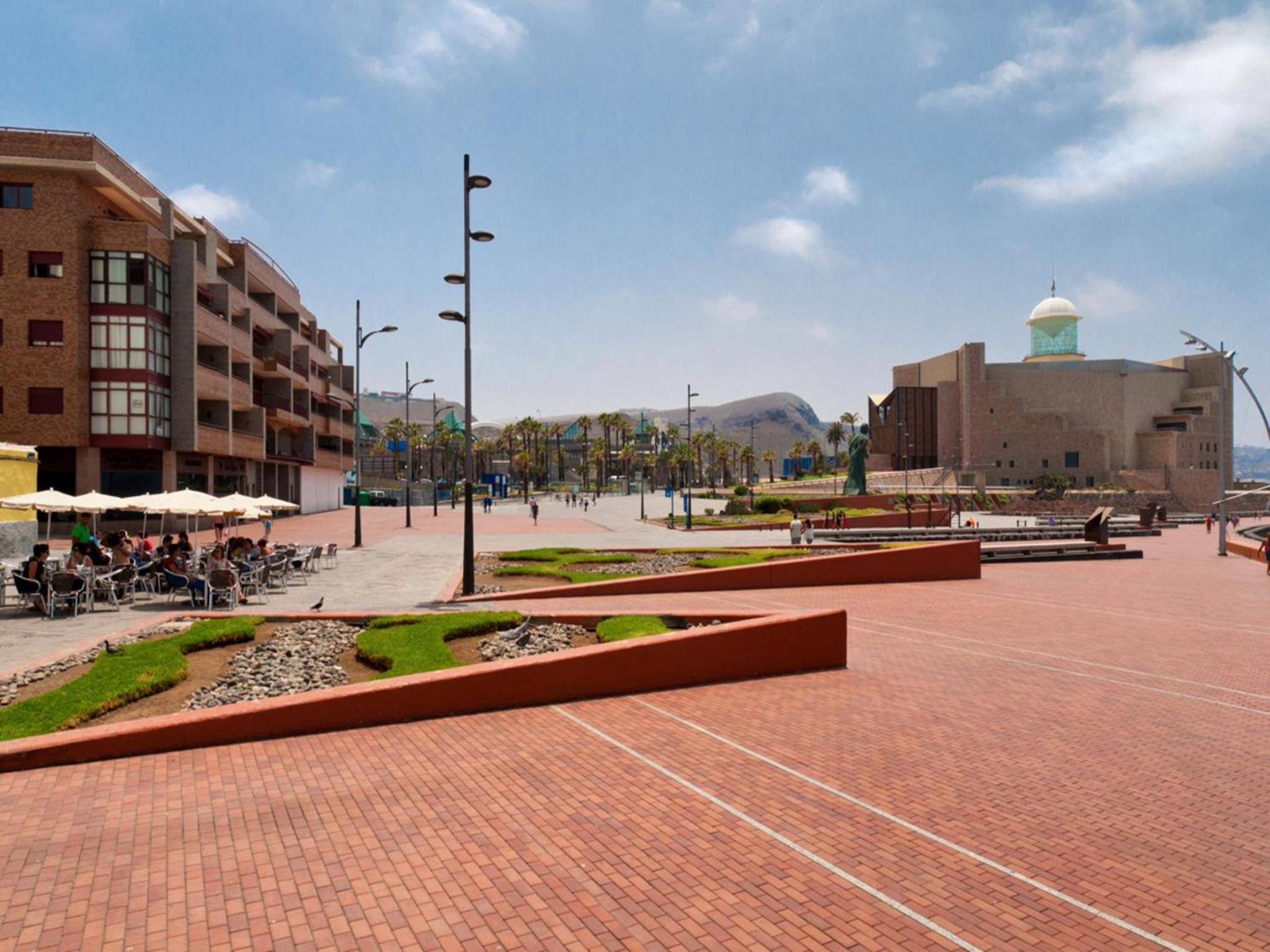 Beachfront Apartment Las Canteras LM52YY by VillaGranCanaria