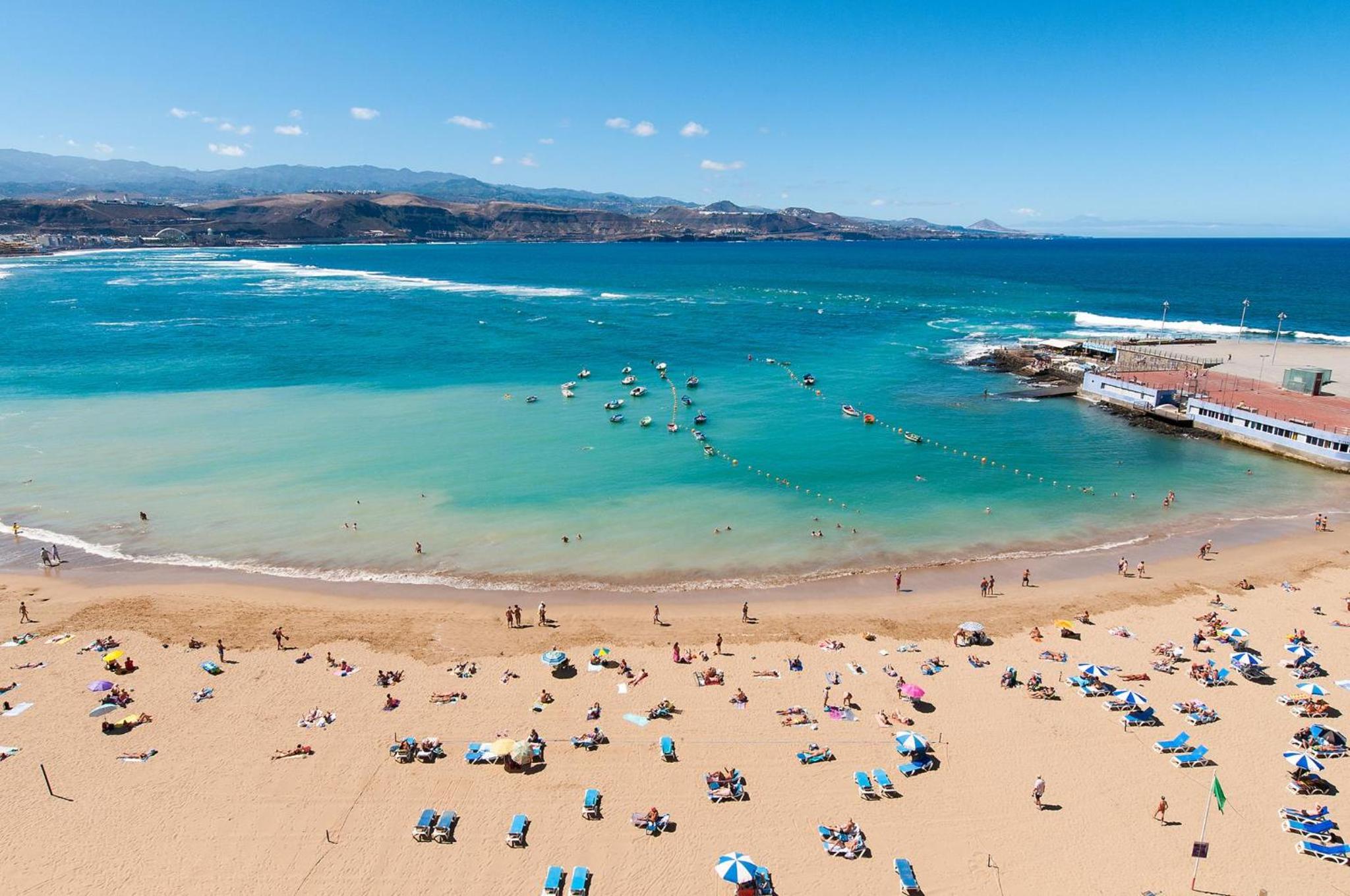 Beachfront Apartment Las Canteras LM52YY by VillaGranCanaria