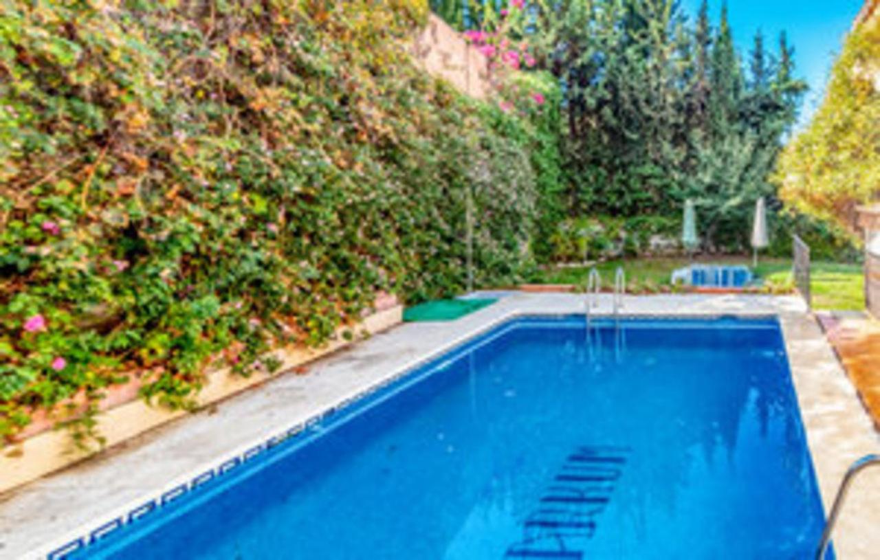 VILLA WITH PRIVATE POOL,NEAR THE BEACH , BBQ, WiFi