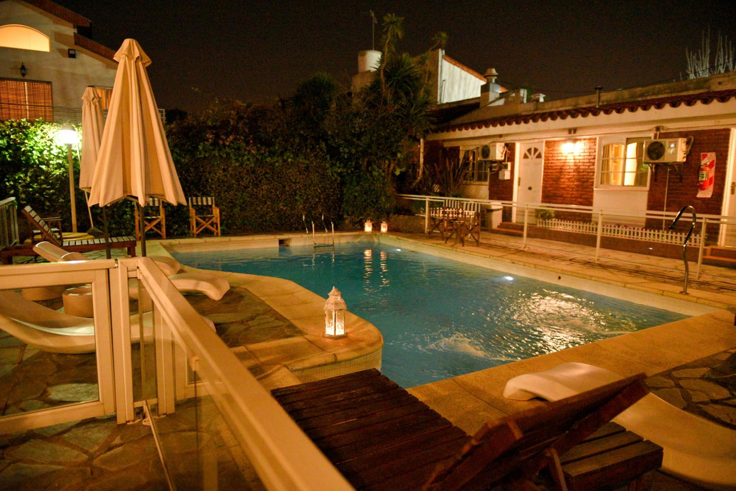 Bernie's Bed & Breakfast , A 3 KILOMETROS DEL AEROP EZEIZA, VAN ,IN-OUT, FREE EZEIZA AIRPORT