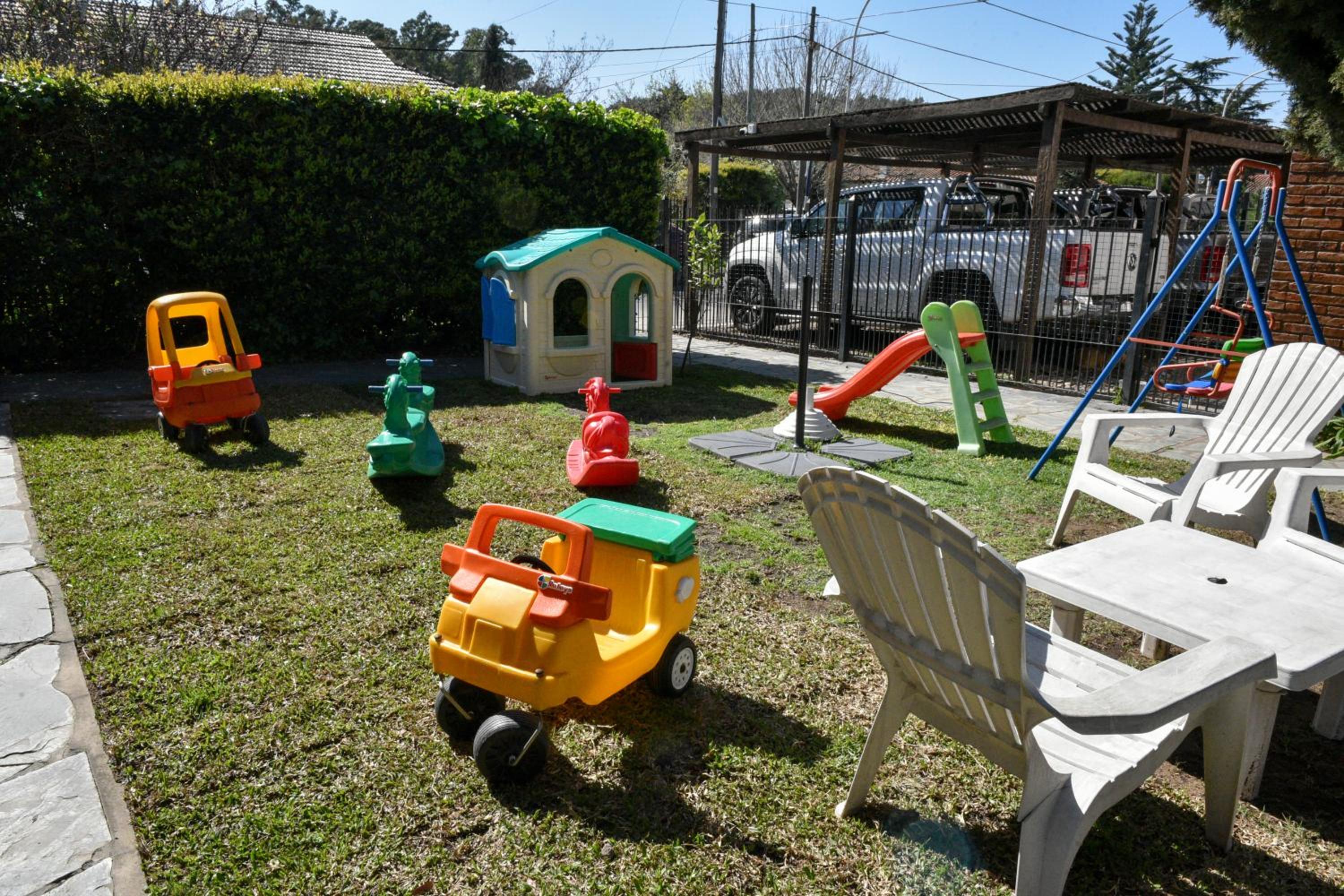 Bernie's Bed & Breakfast , A 3 KILOMETROS DEL AEROP EZEIZA, VAN ,IN-OUT, FREE EZEIZA AIRPORT