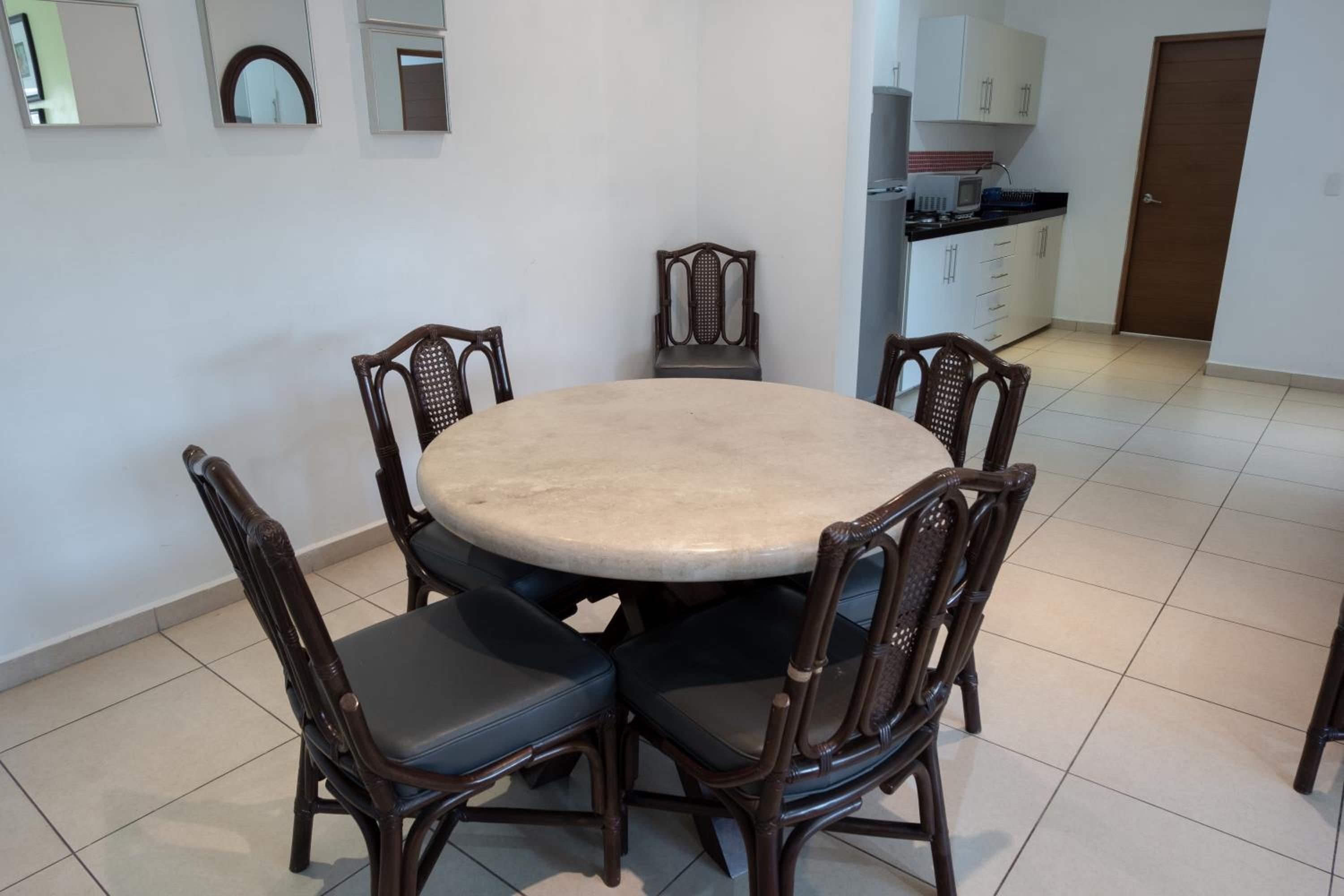 Apartamentos Torre II Condominios - Pet Friendly