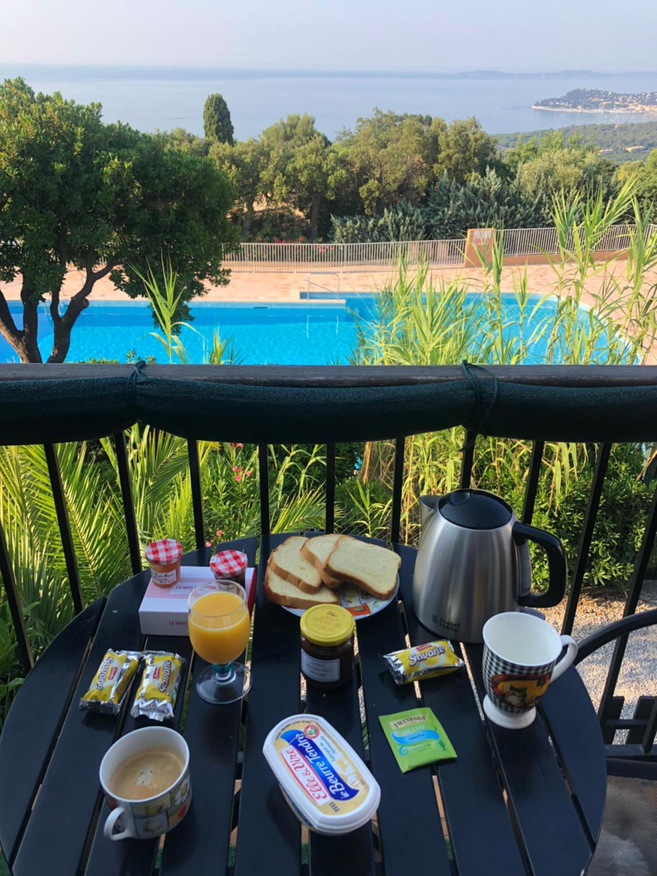 STUDIO POOL HOUSE 2 ETOILES VUE MER PANORAMIQUE AMAZING SEA VIEW WIFI LINGE LINEN INCLUS AIRCONDITIOn