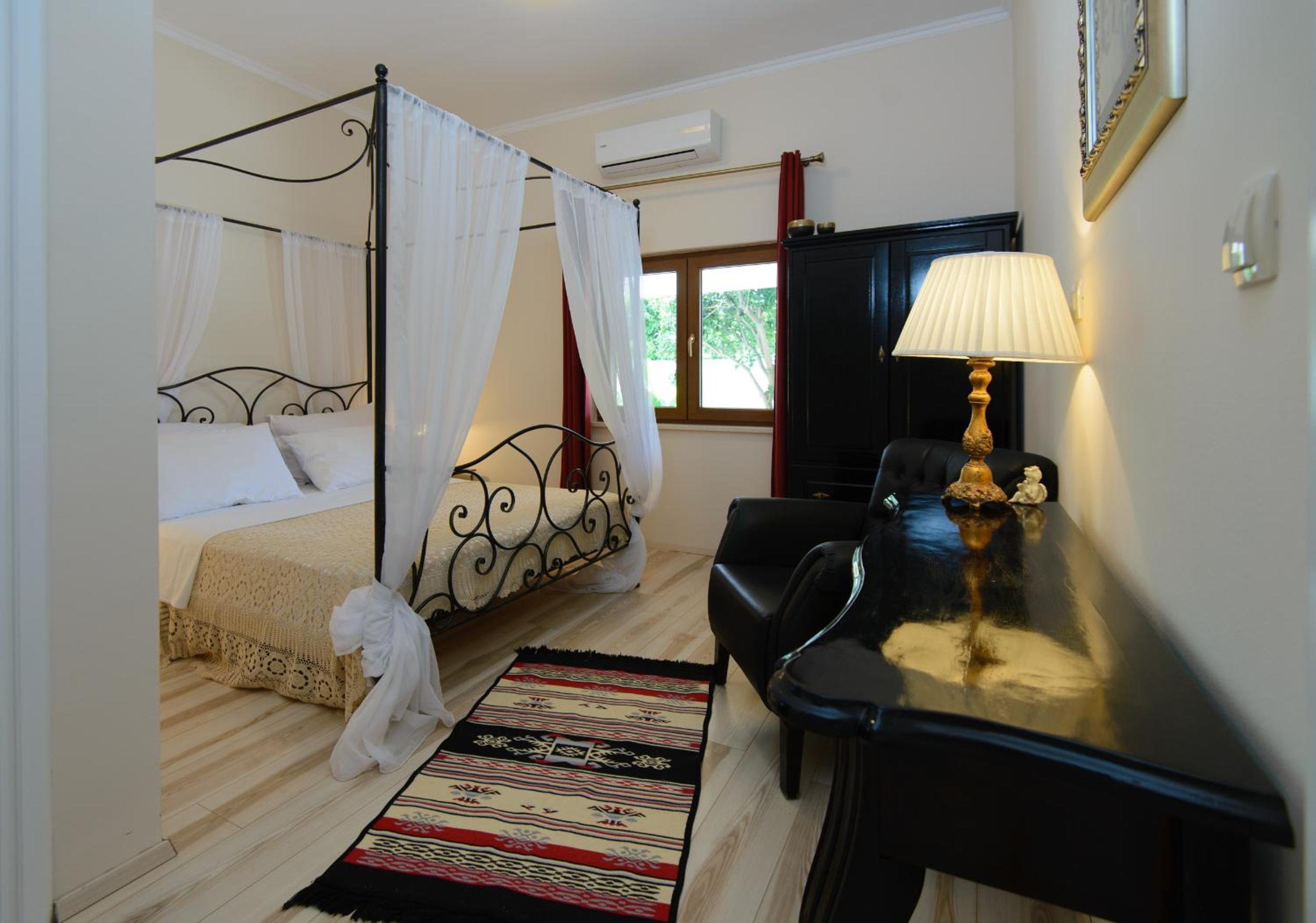 Holiday Home Floreat view 5