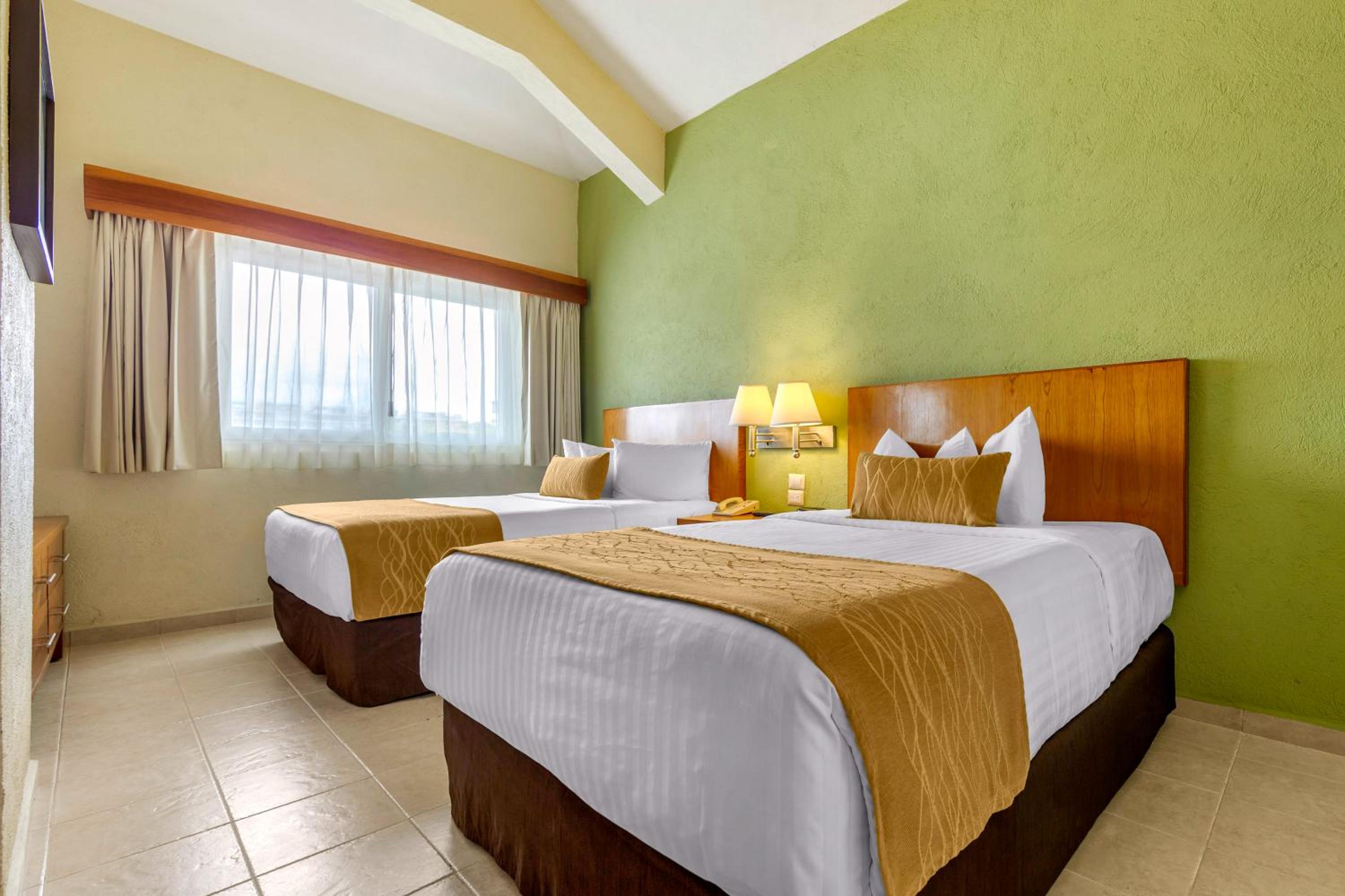 Comfort Inn Puerto Vallarta Golfside & Marina