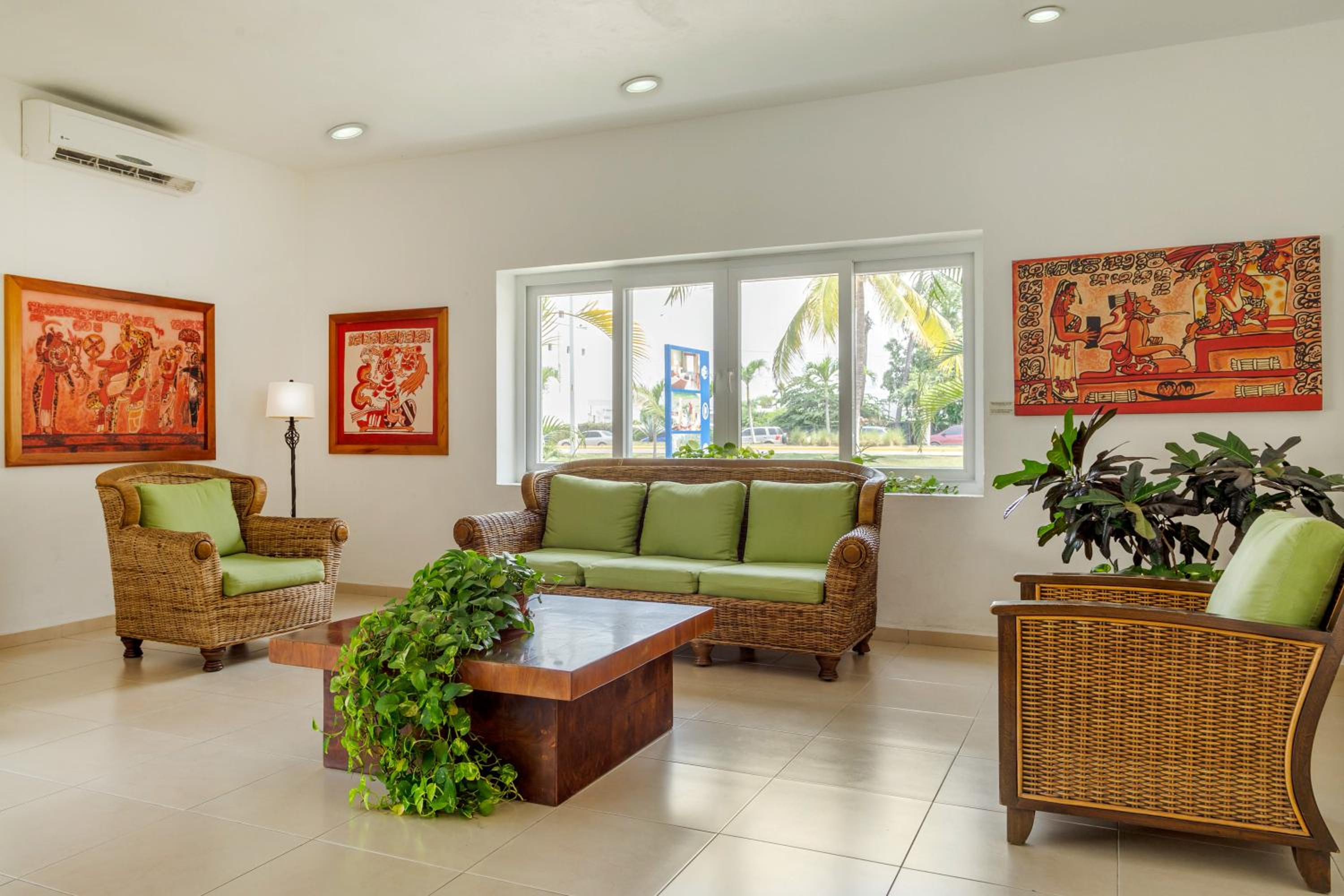 Comfort Inn Puerto Vallarta Golfside & Marina