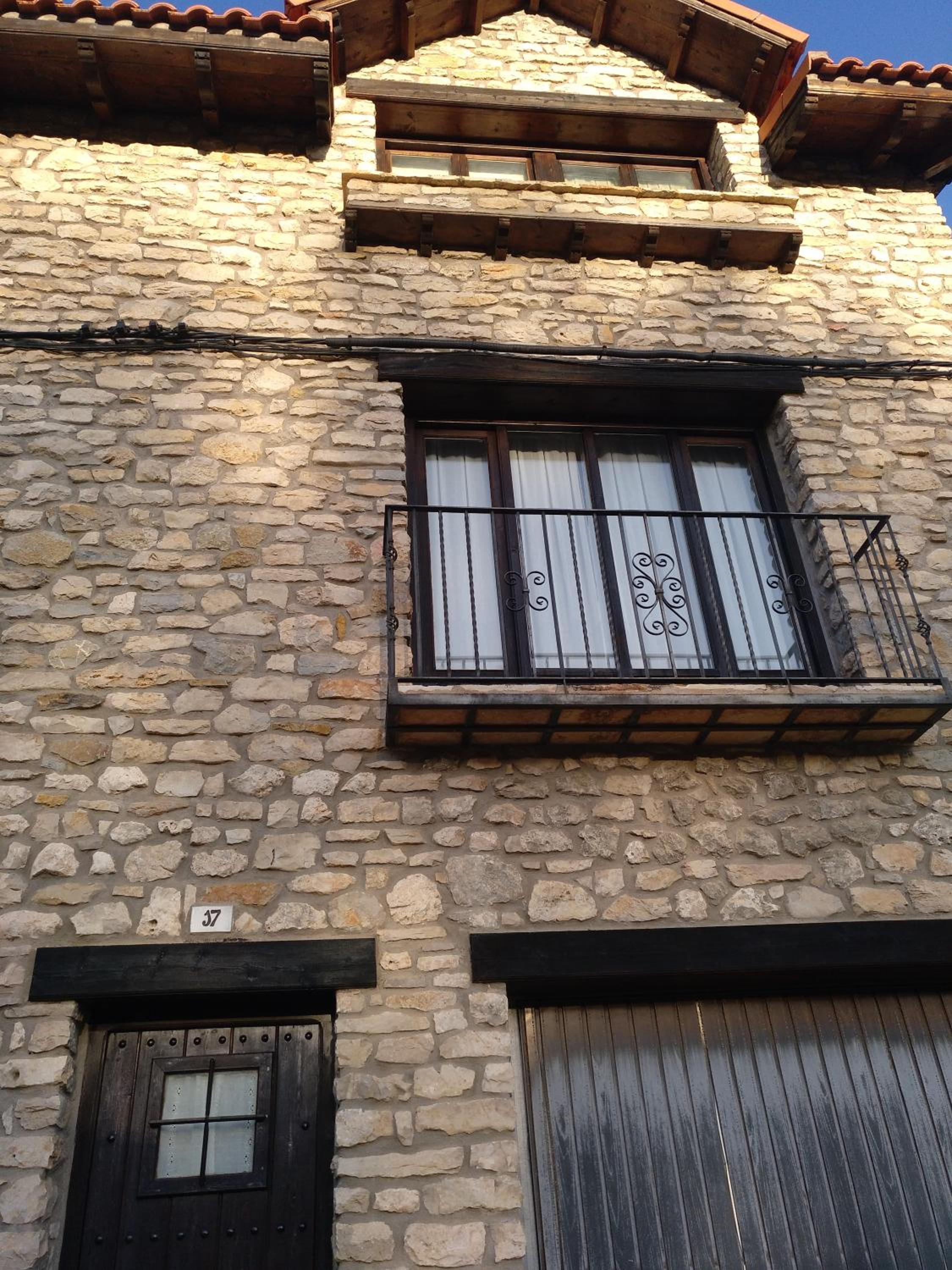 Photo 33