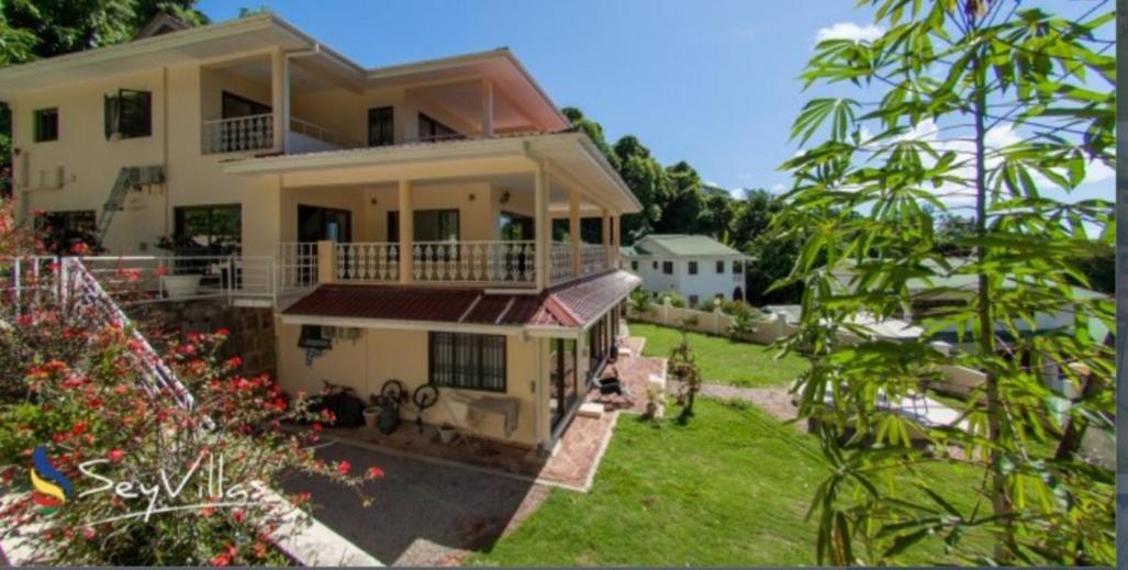 Charlotte Villa