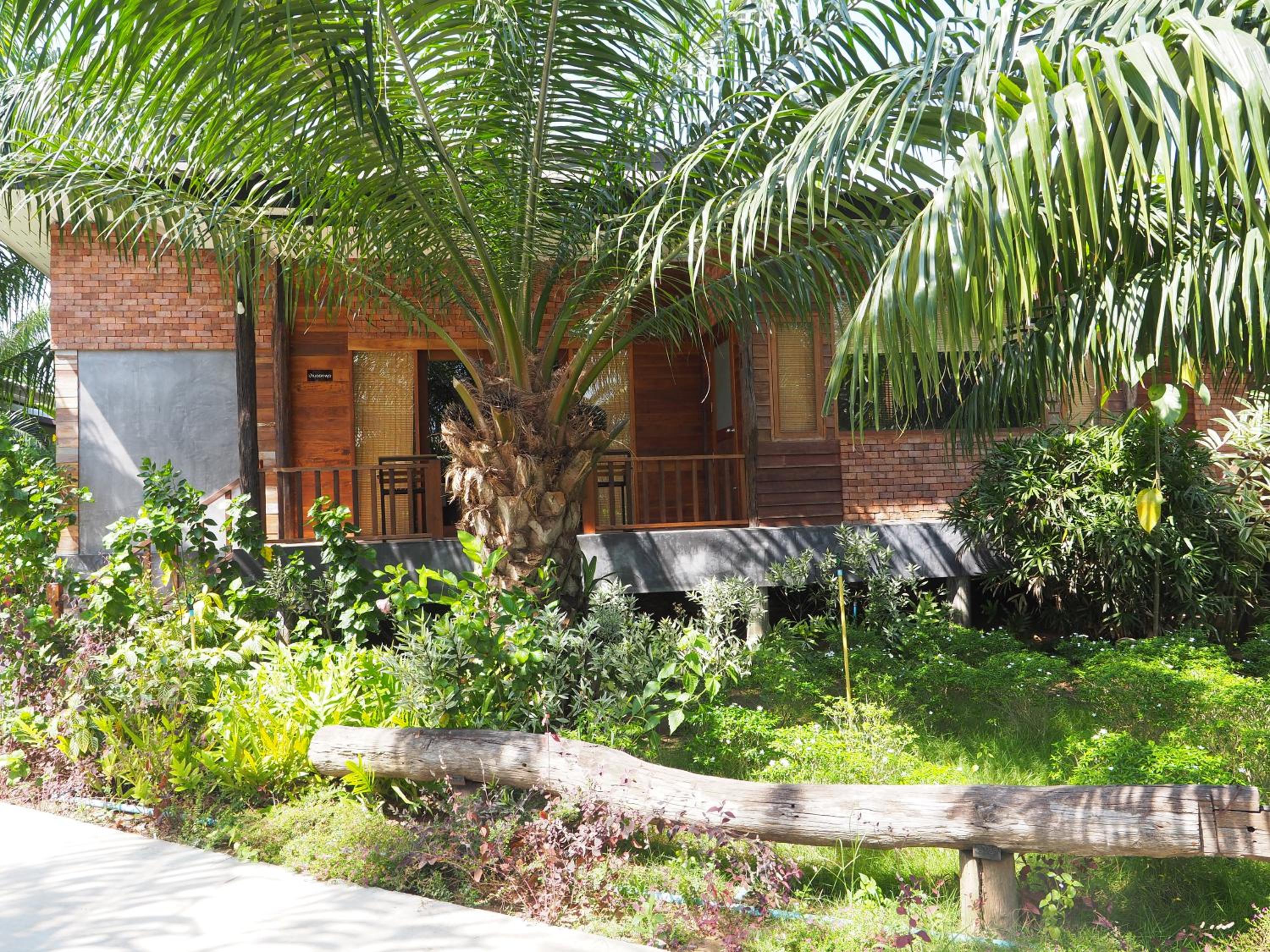 Palm Pran Resort