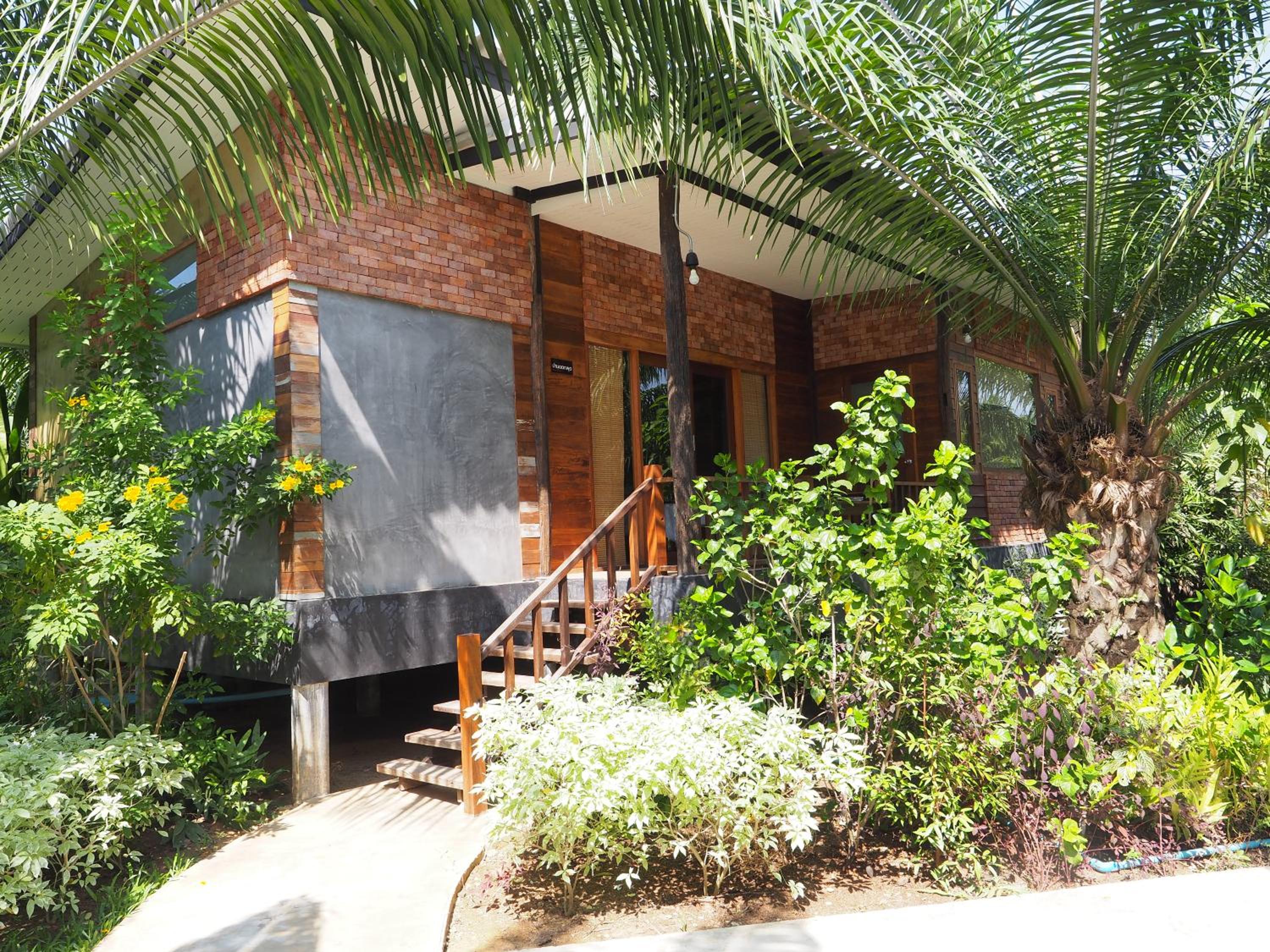 Palm Pran Resort