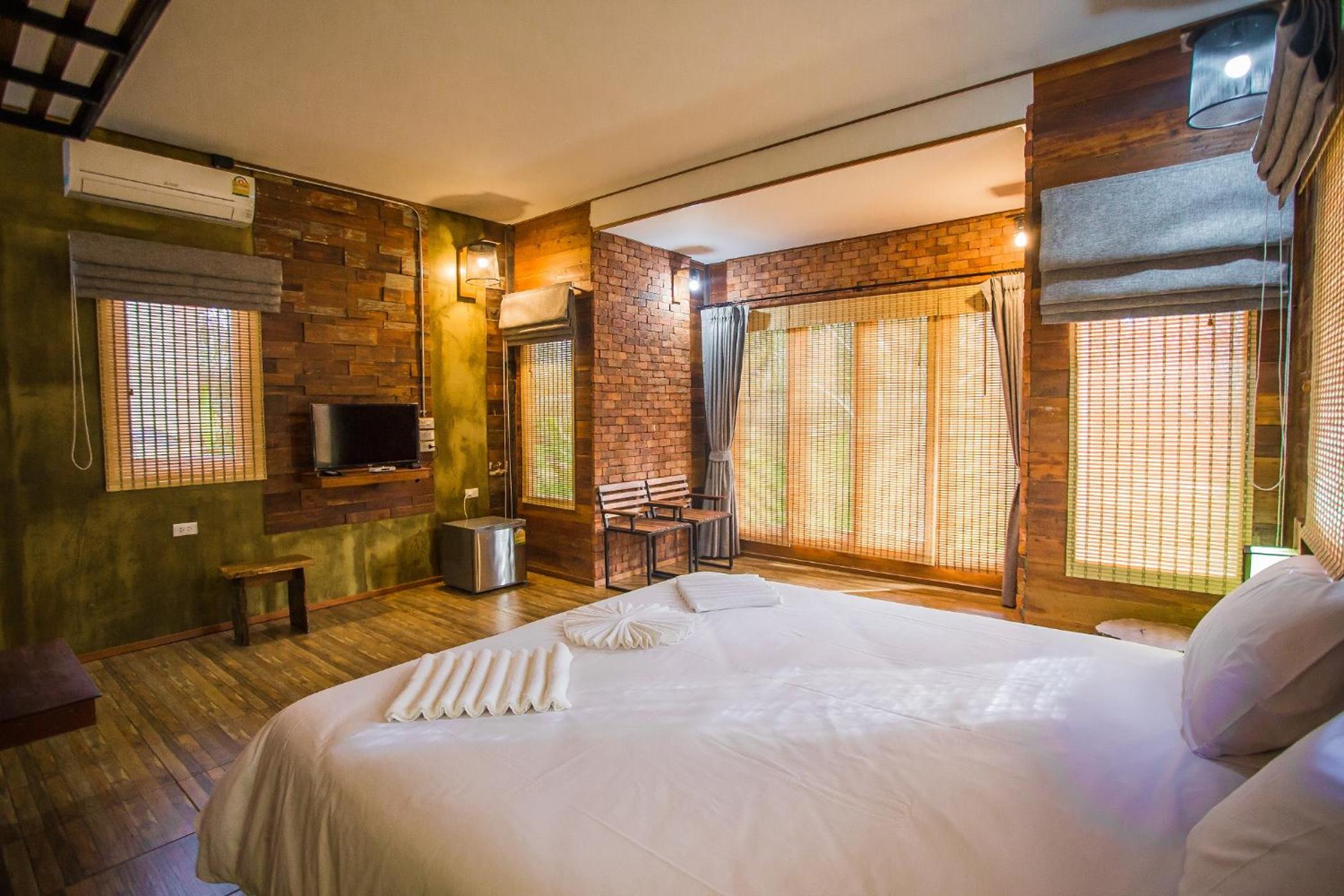 Palm Pran Resort