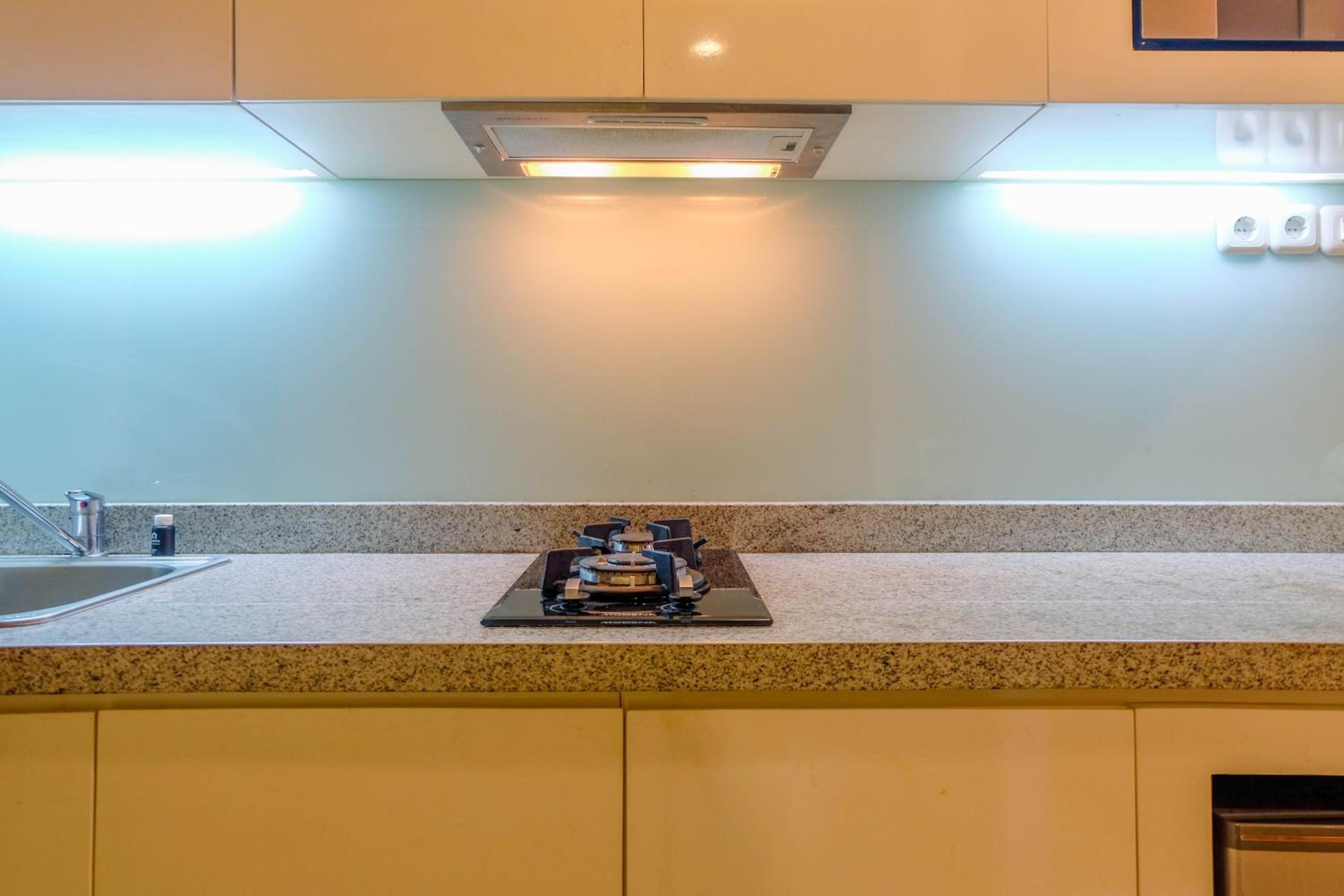Minimalist Style Studio Apartment at Tamansari Semanggi By Travelio view 4