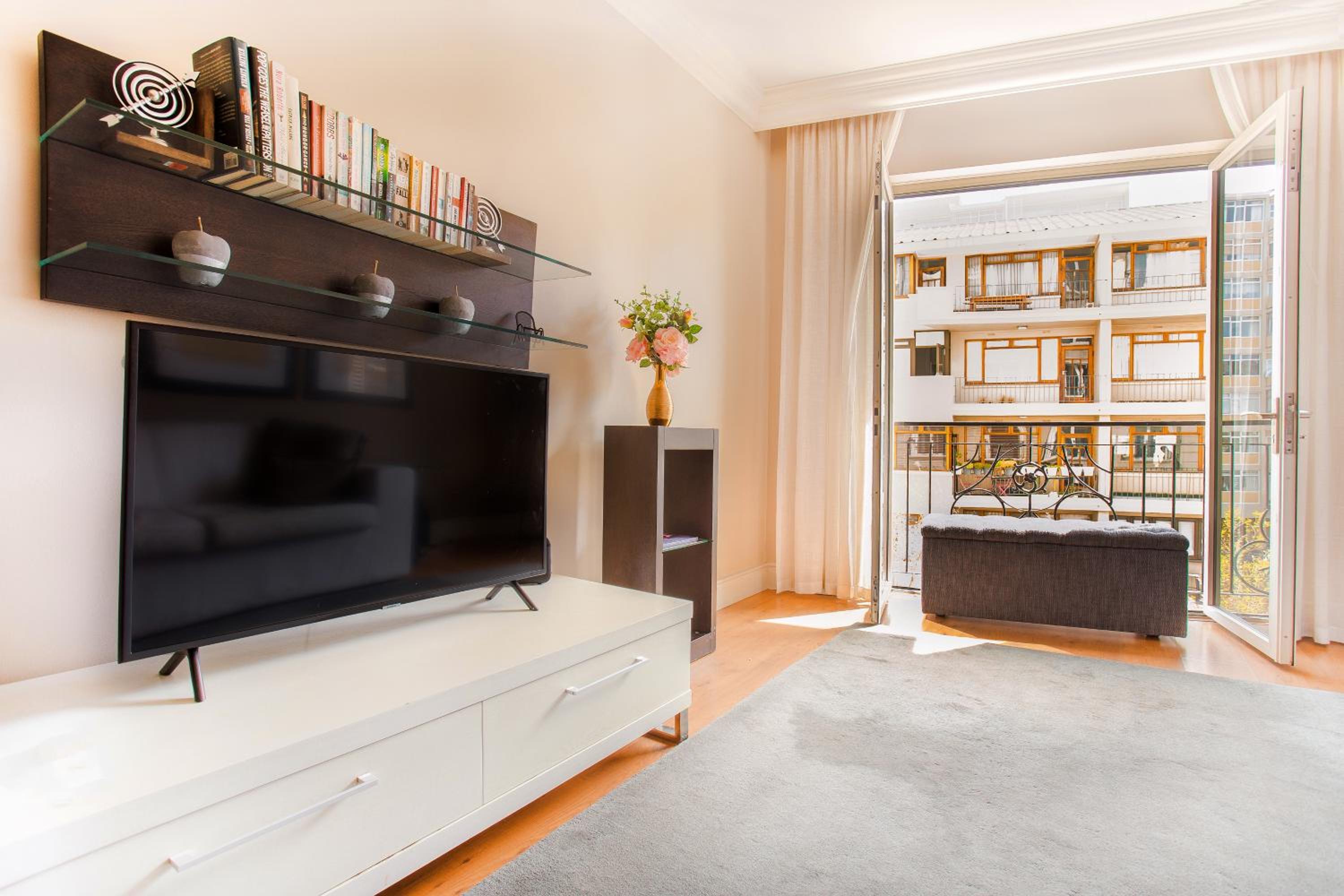 318 - 1BDR Apartment close to V&A Waterfront