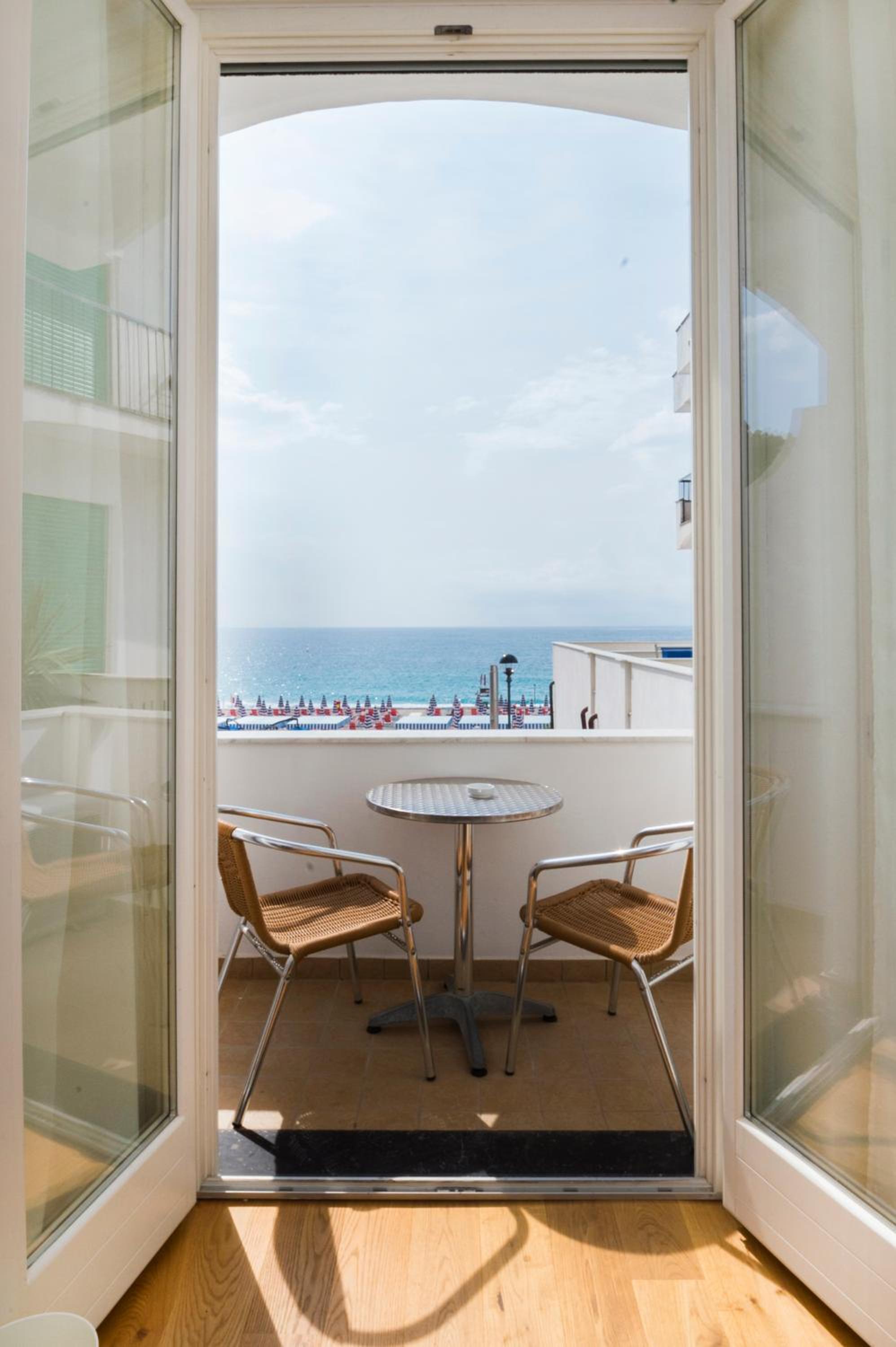 balcony