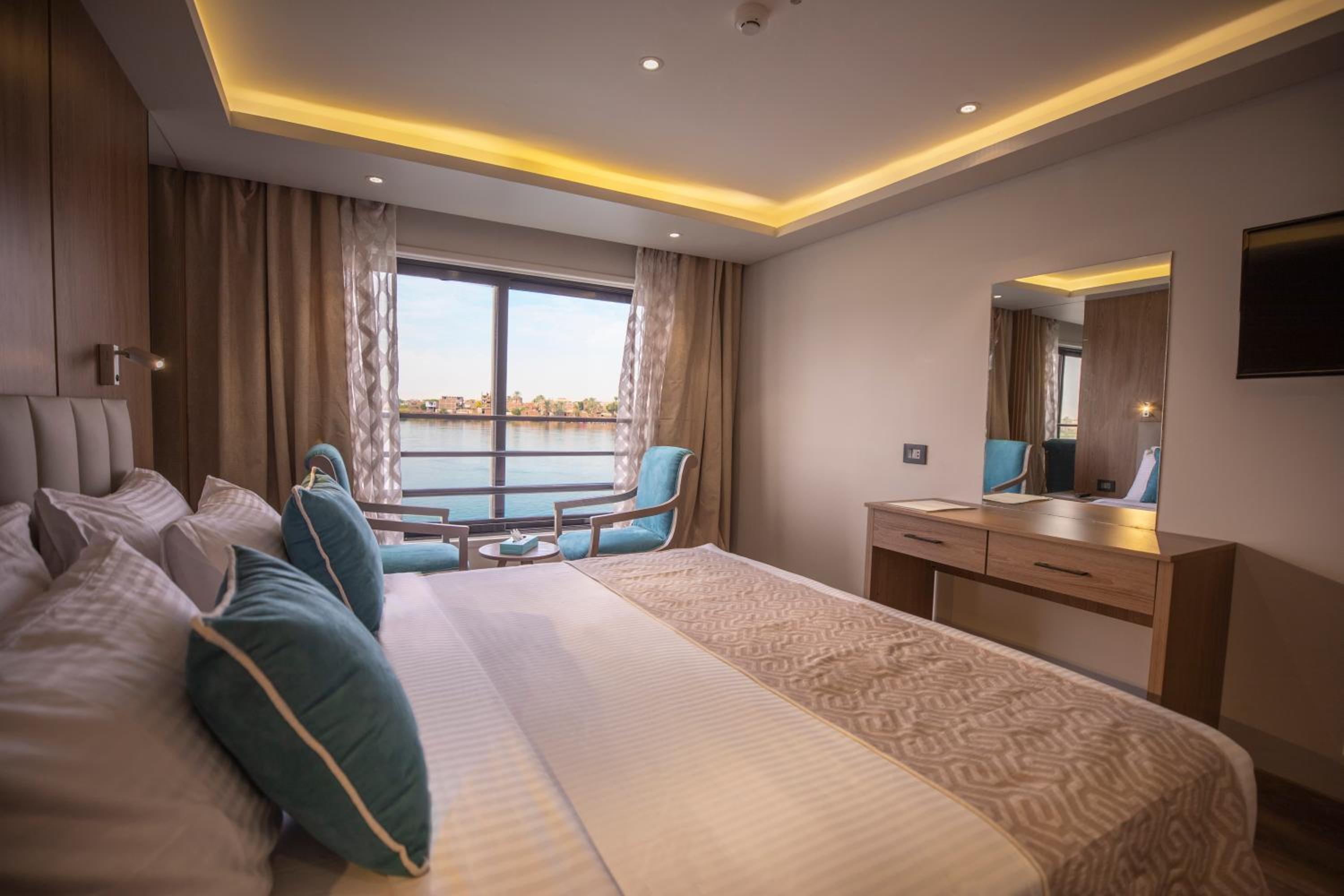 SUNRISE Semiramis II Cruise view 4