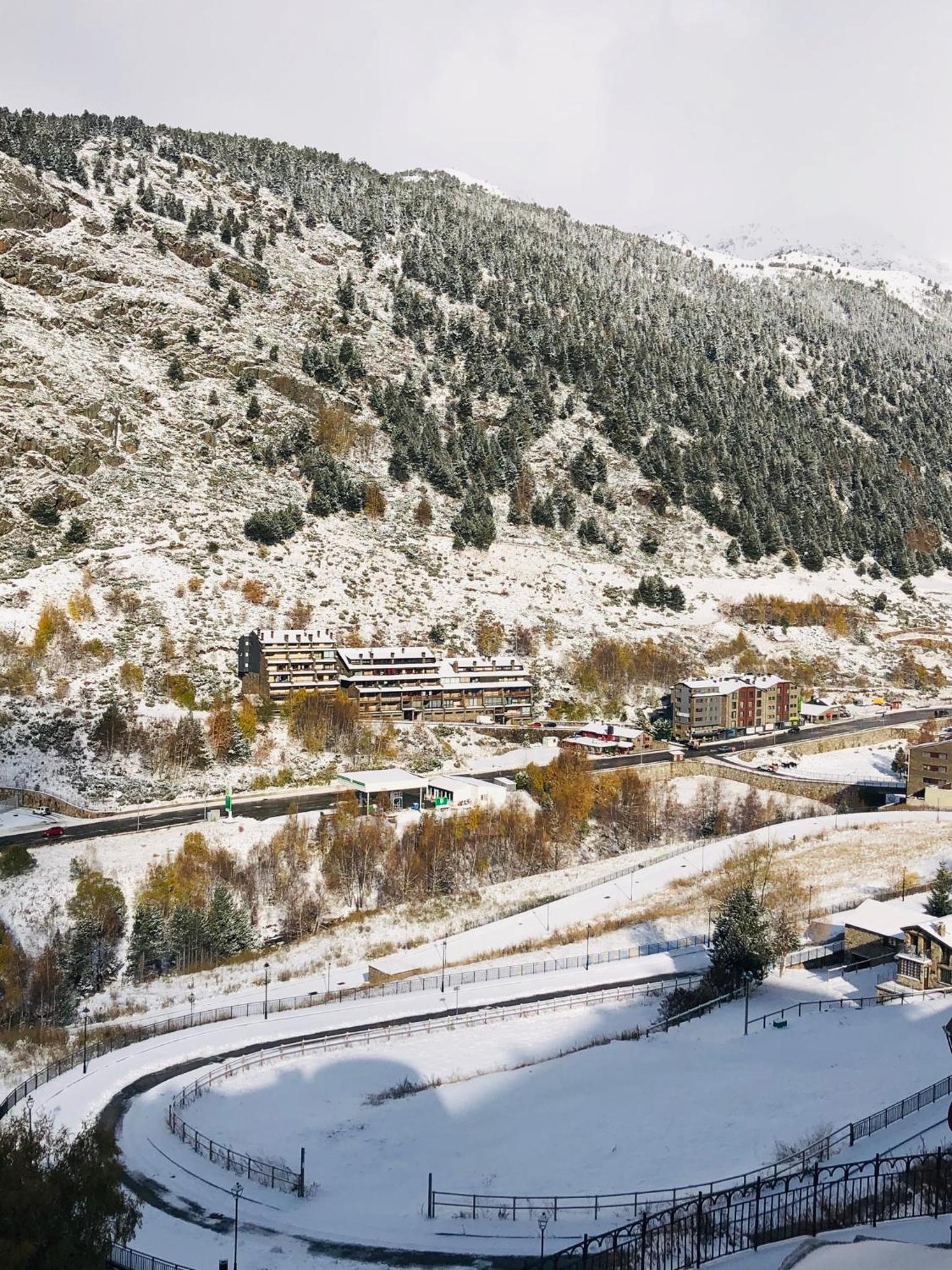 Refugio Amplio con Vistas y Parking I Ski a 1 min I Eslalom