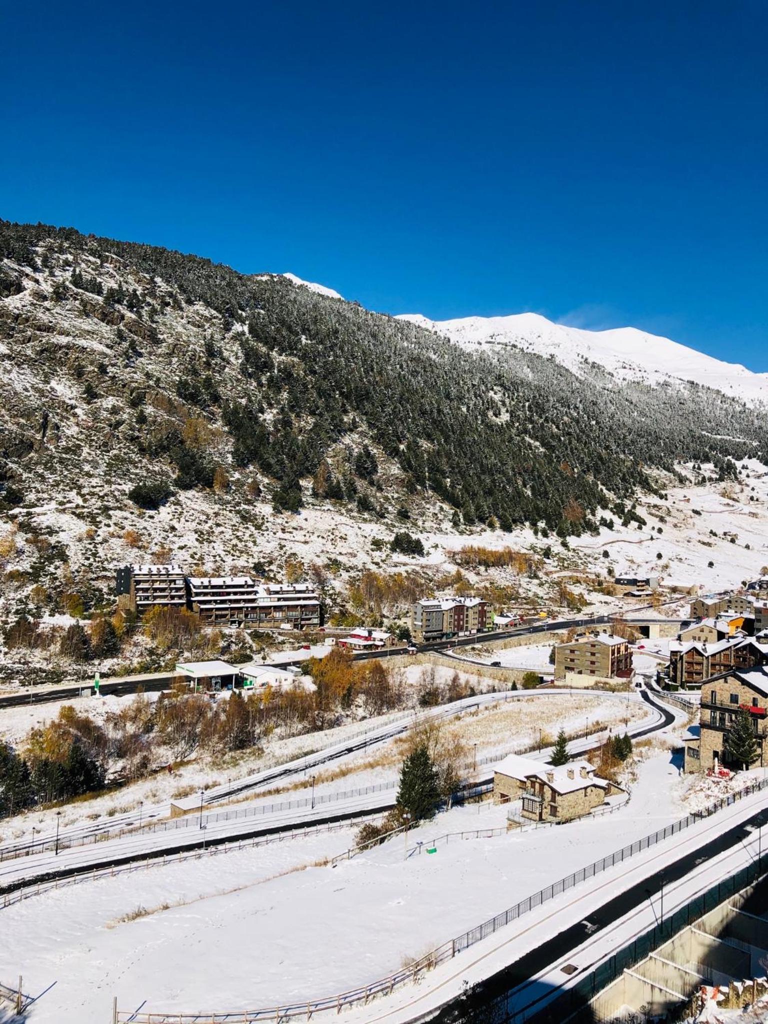 Refugio Amplio con Vistas y Parking I Ski a 1 min I Eslalom