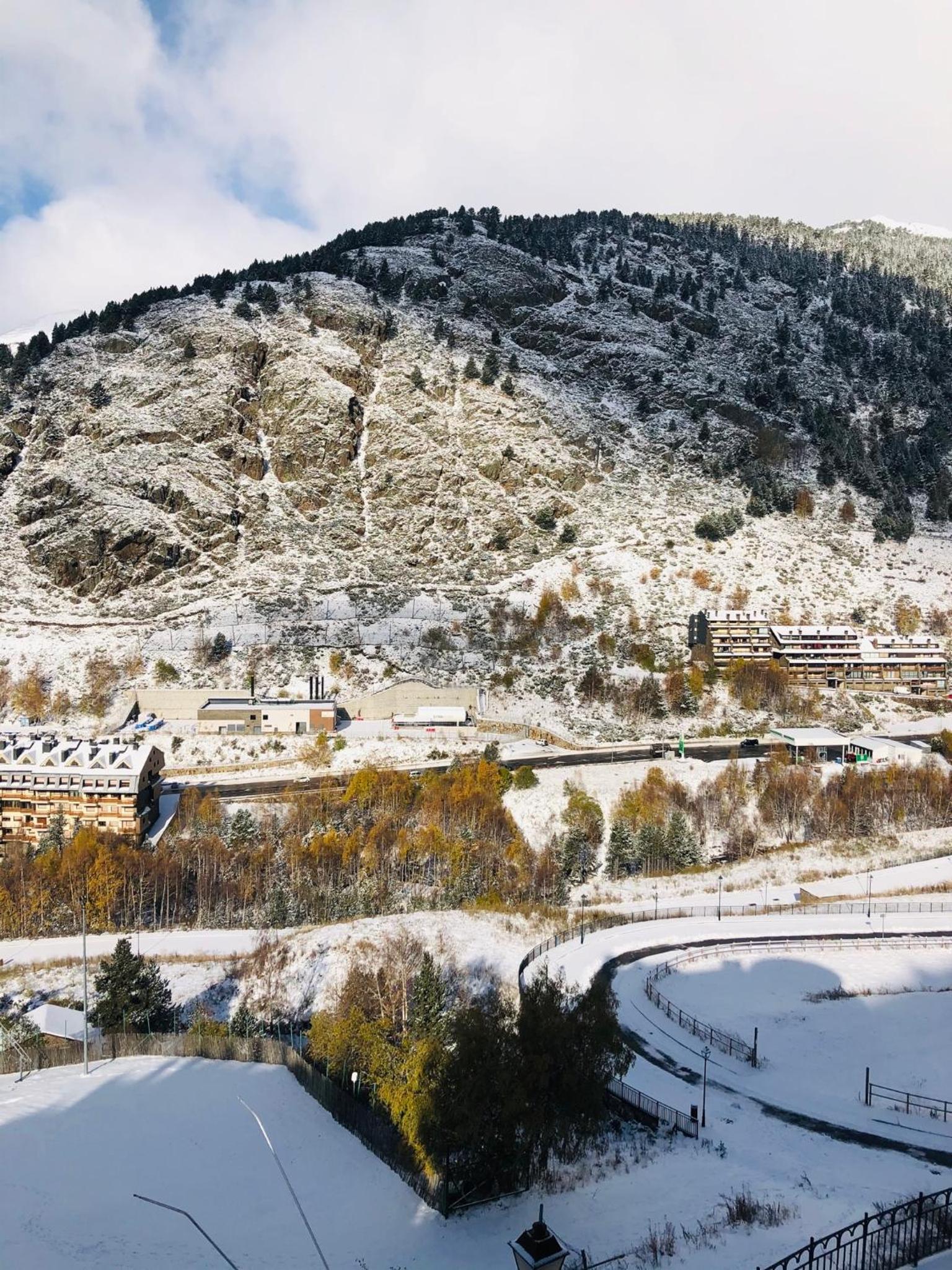 Refugio Amplio con Vistas y Parking I Ski a 1 min I Eslalom