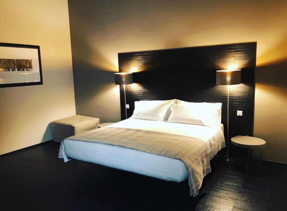 Salina Luxury Suites view 2