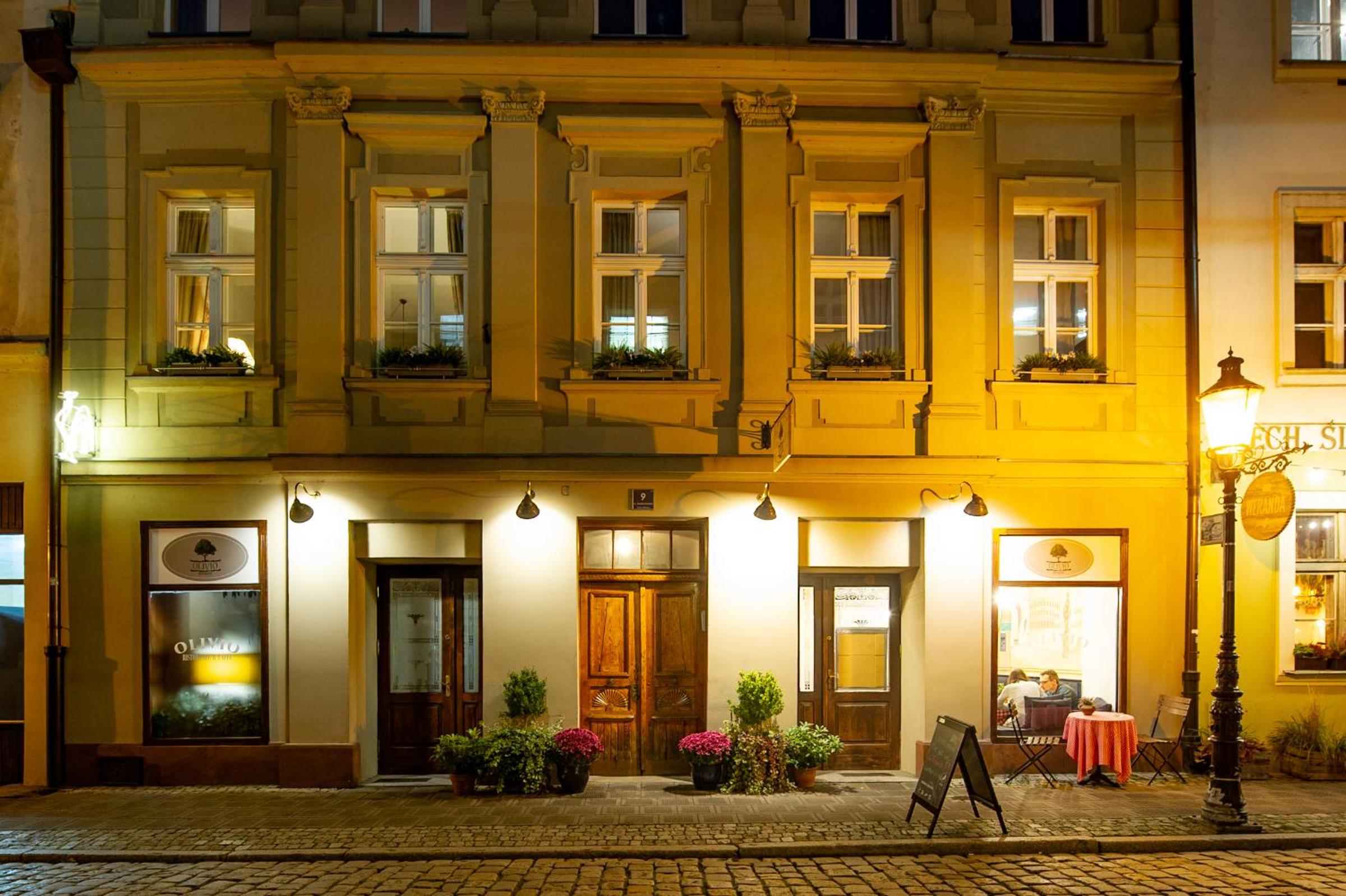 Cocorico Apartments