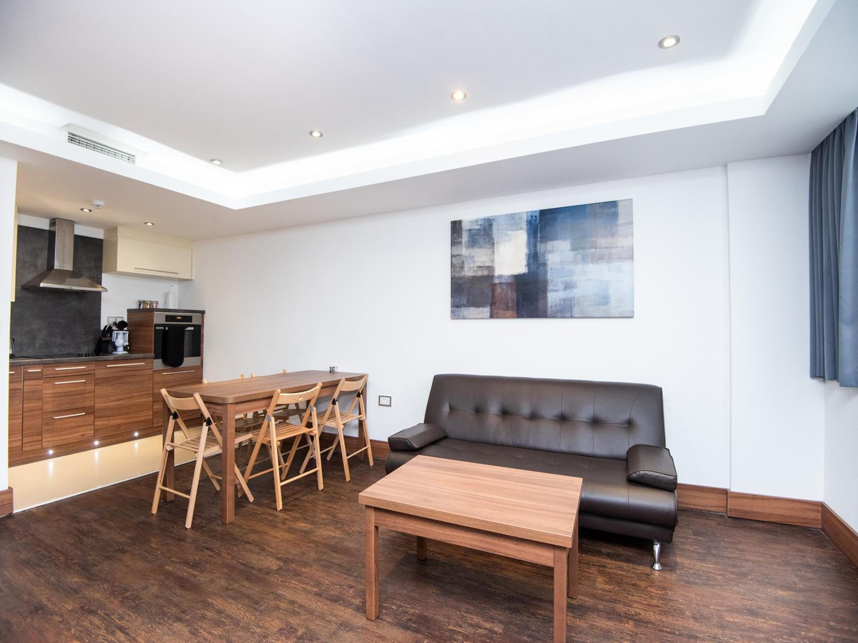 Watford Vacations - Livin' Serviced Apartments - Property Image 9