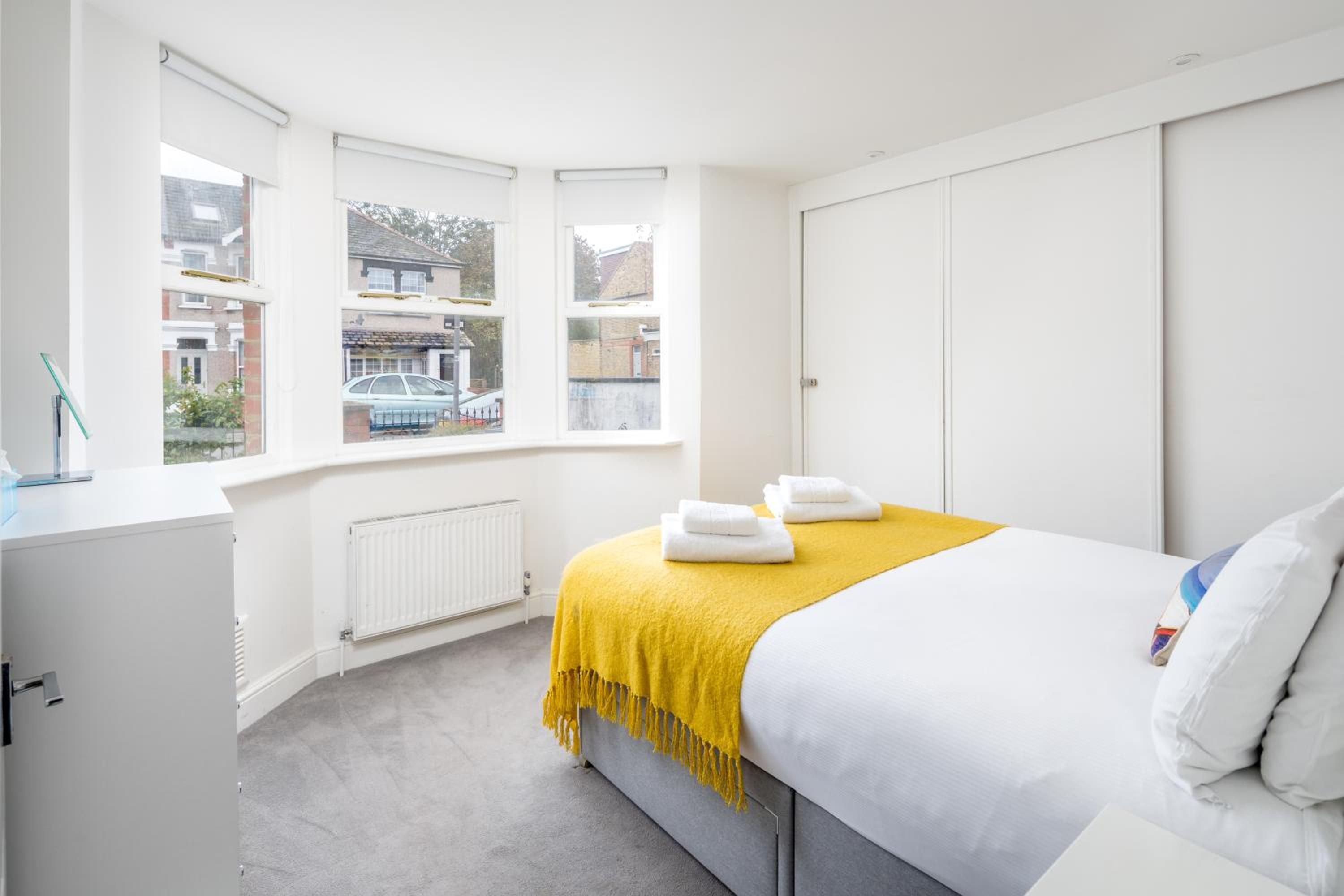 JOIVY Stunning flat with garden in West London