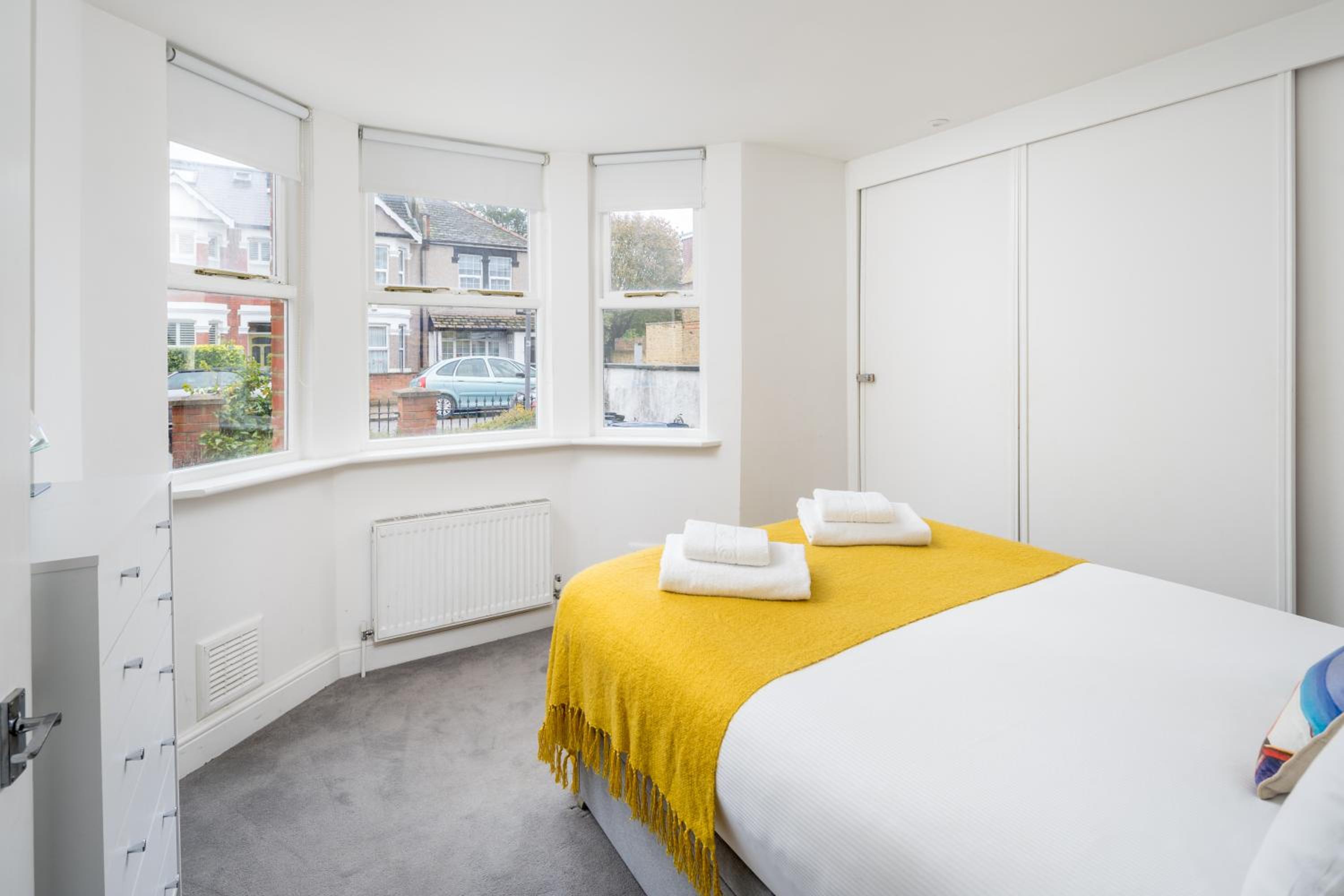 JOIVY Stunning flat with garden in West London