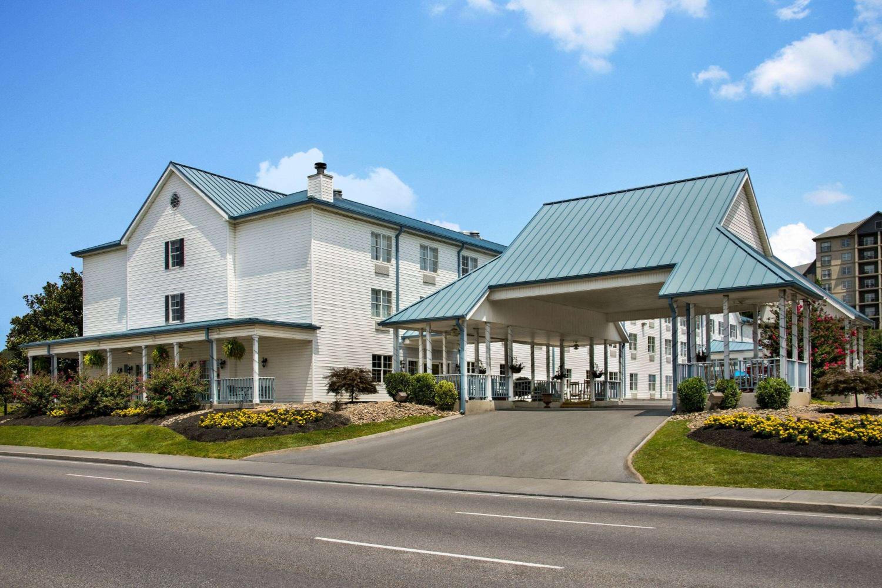 Hotel Ramada by Wyndham Pigeon Forge North