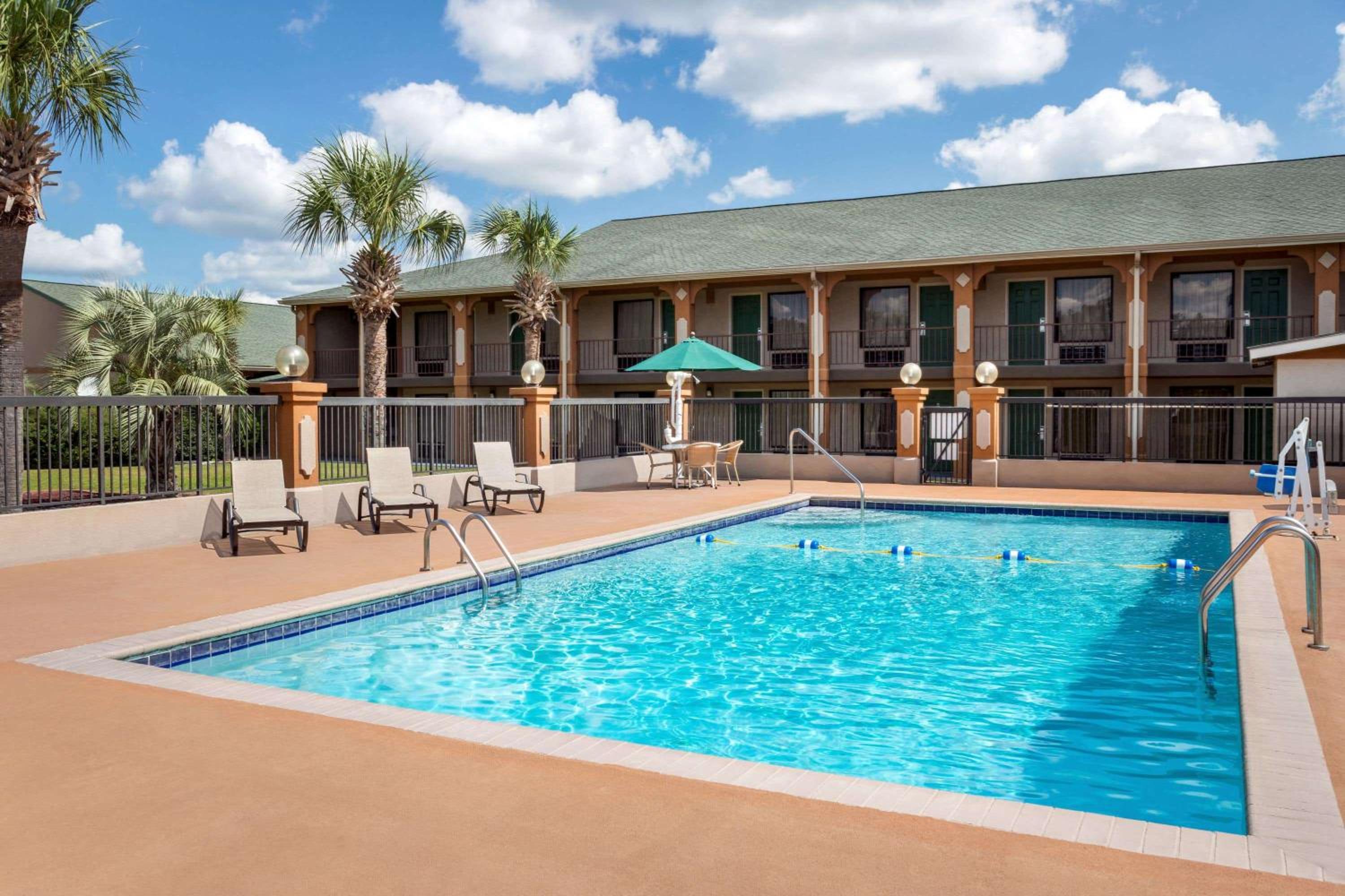 Days Inn by Wyndham Hardeeville/ I-95 State Line