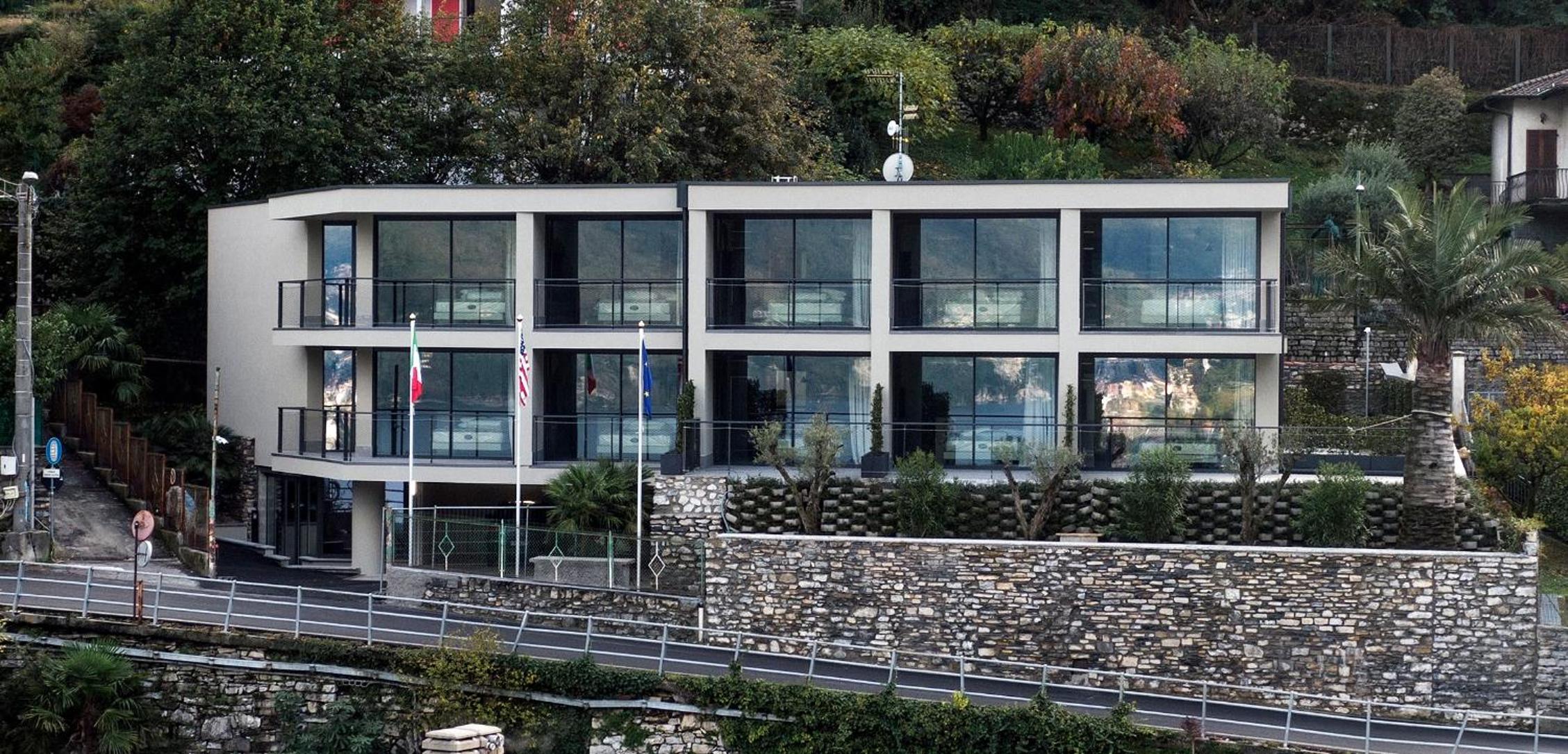 Hotel Lago - Image 1