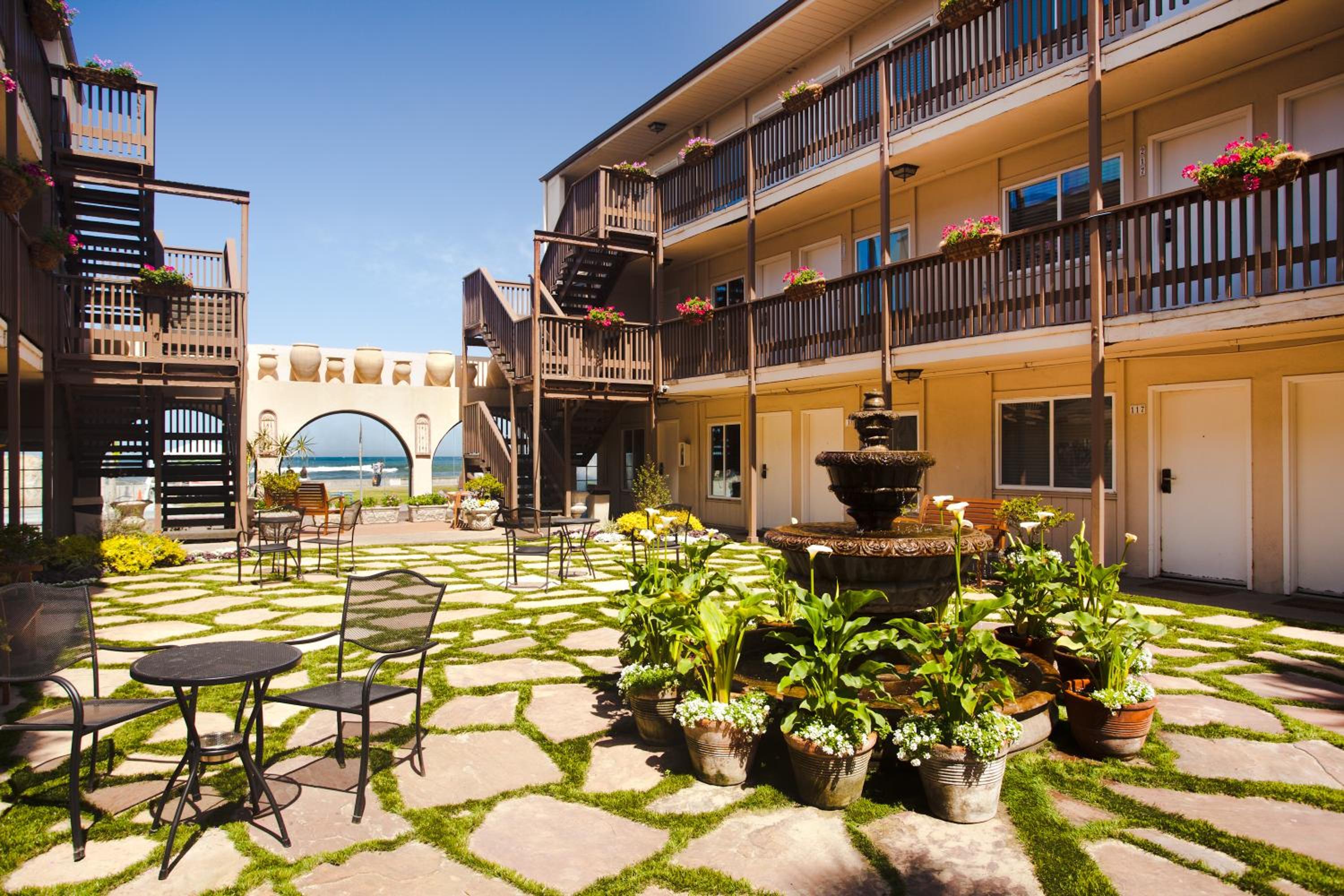 Ocean Beach Hotel, 写真 59