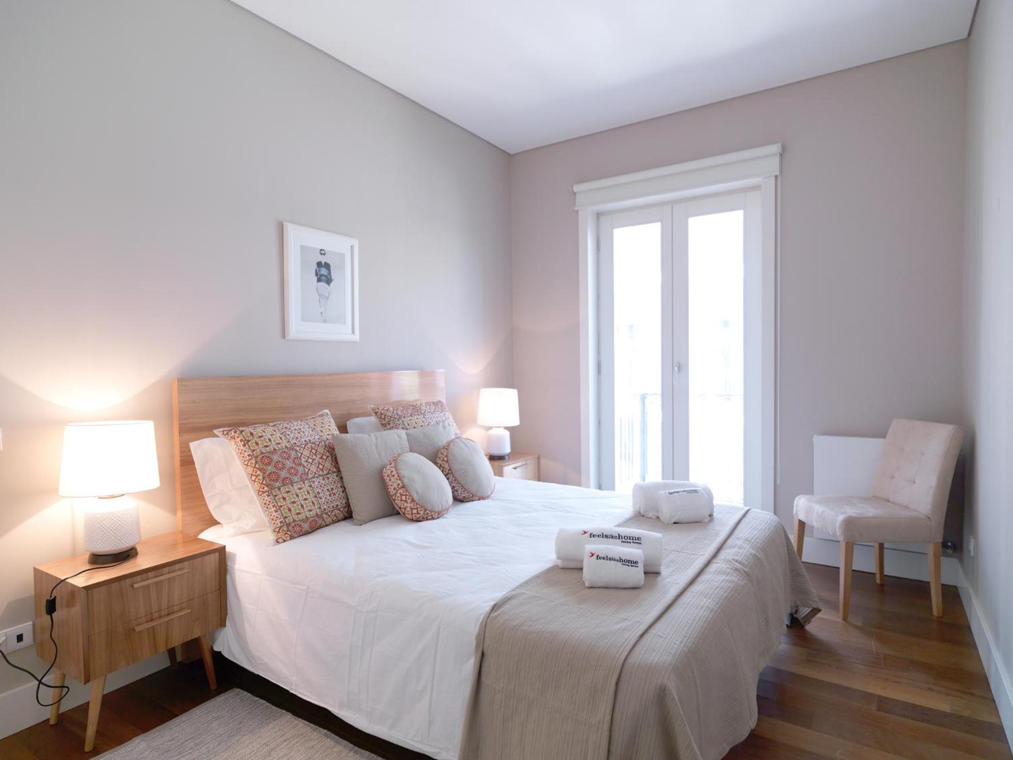 FLH Porto Bright Flat