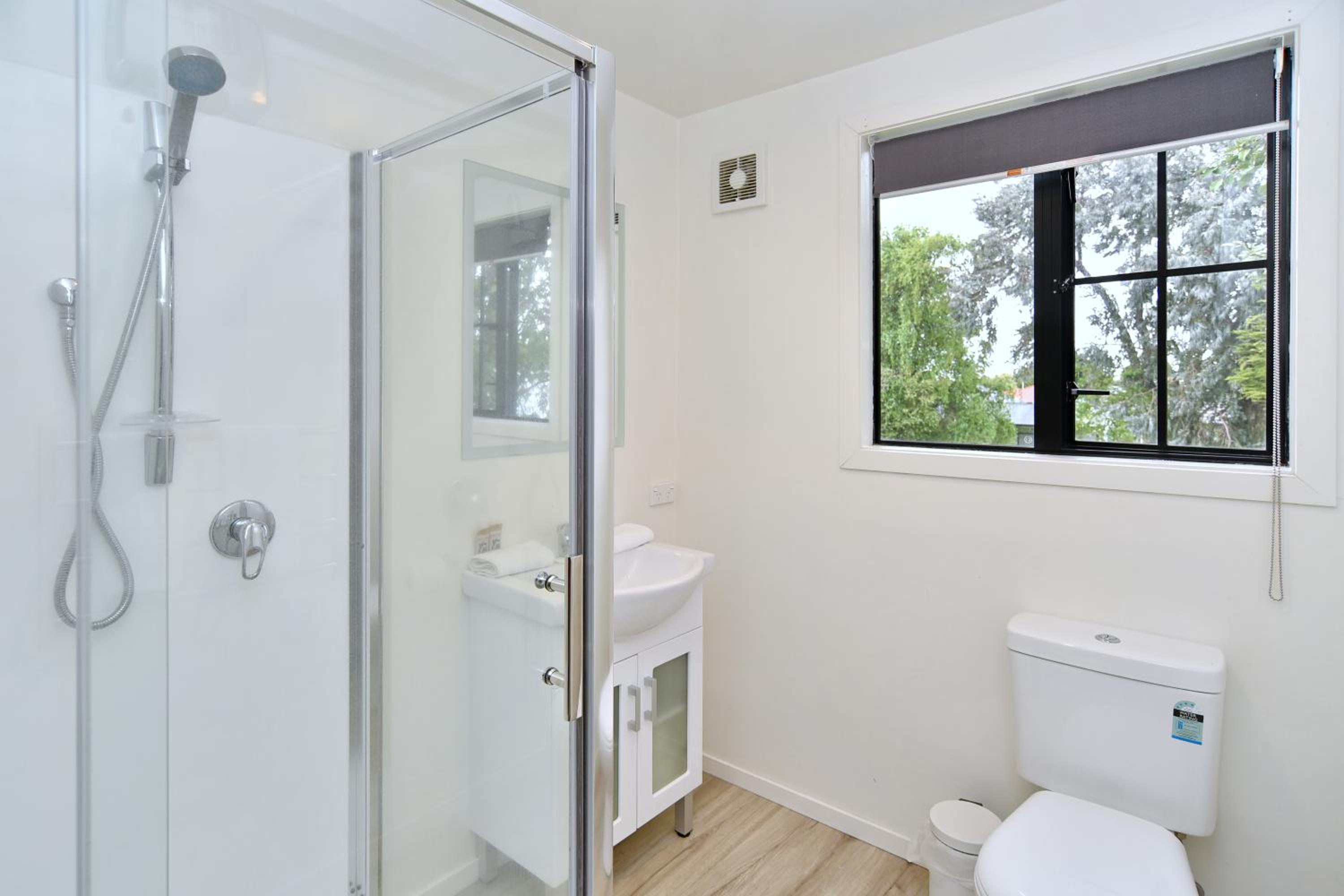 Racecourse Villa - Classic 1935 Charm & Space