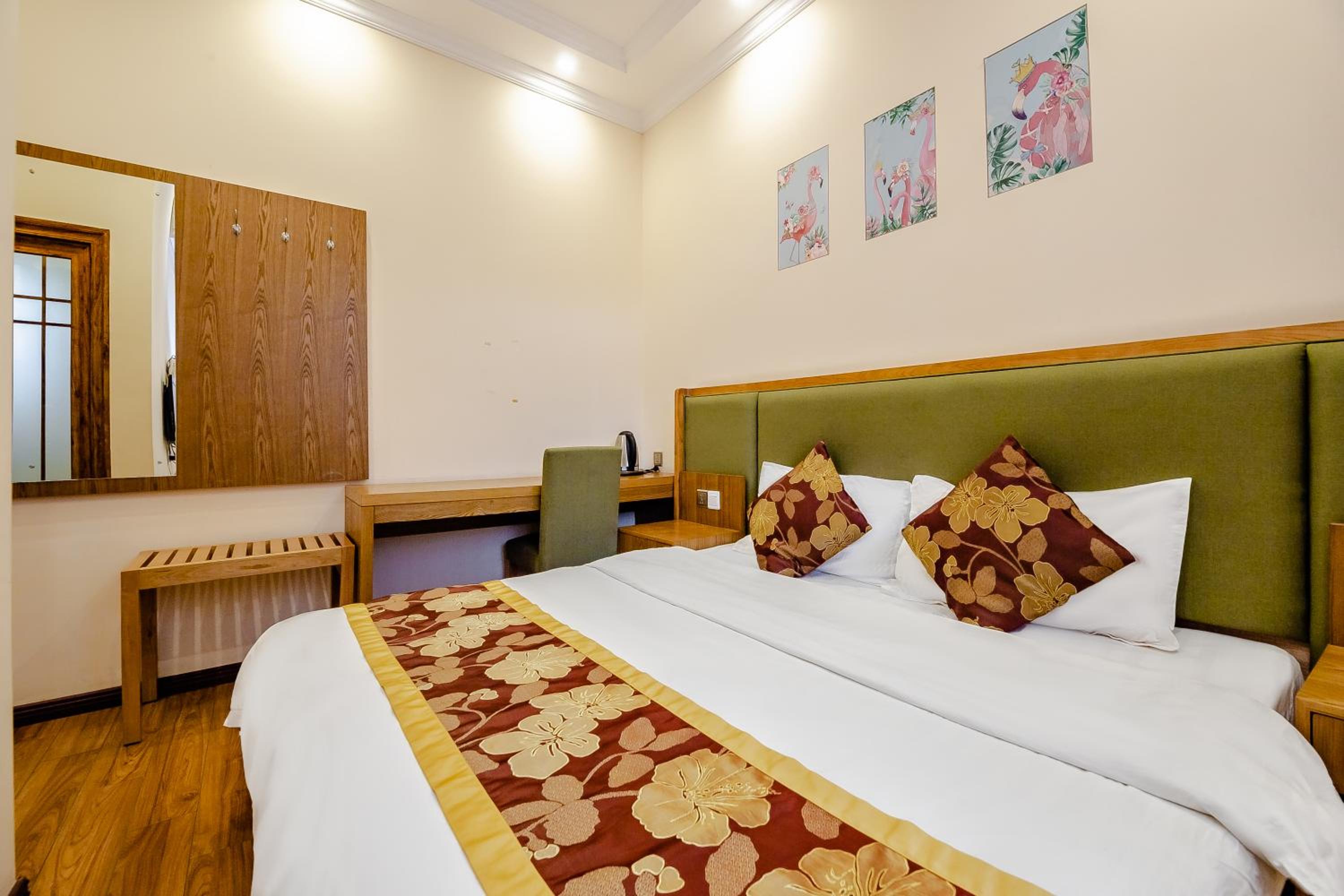 Holly's Hostel