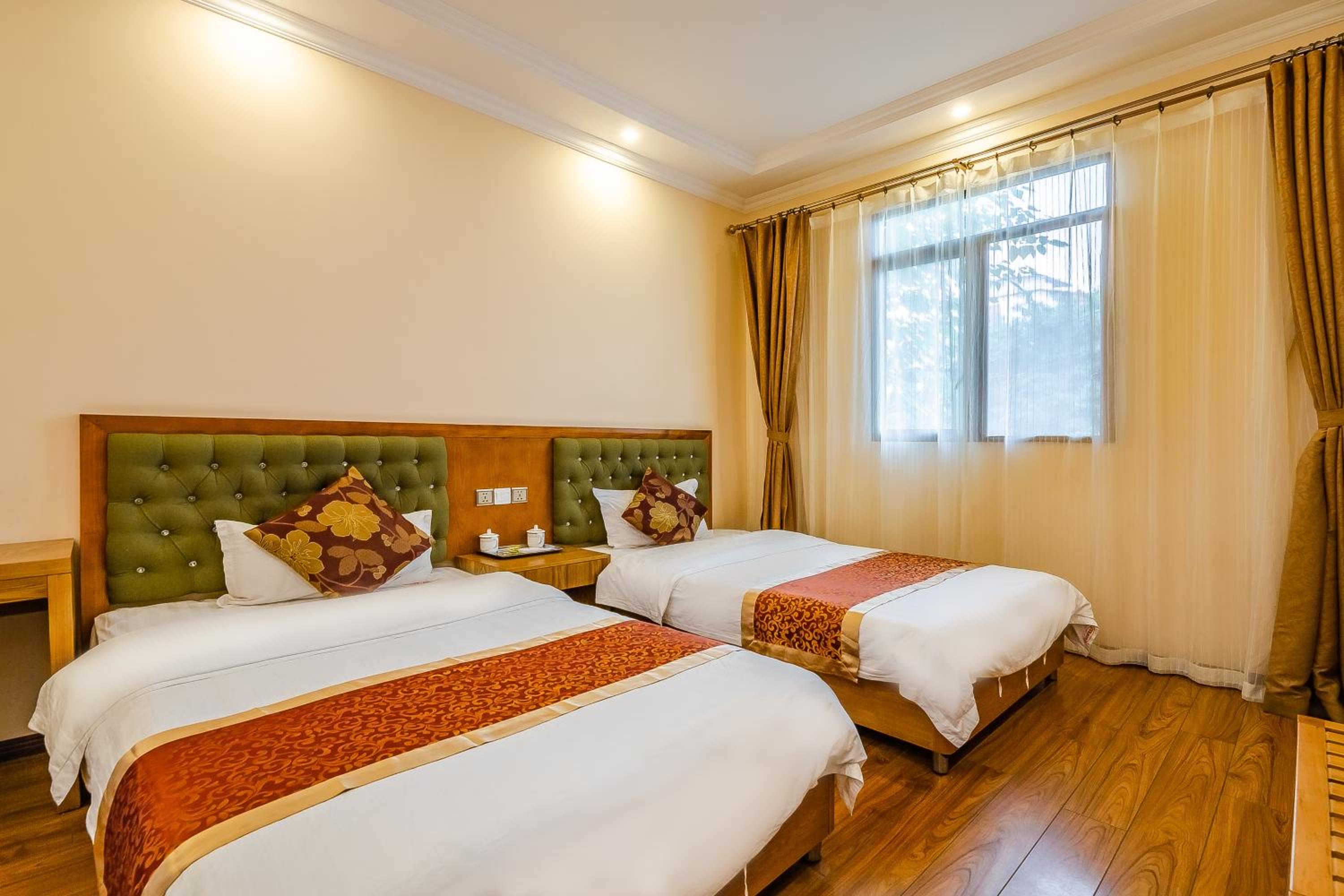 Holly's Hostel