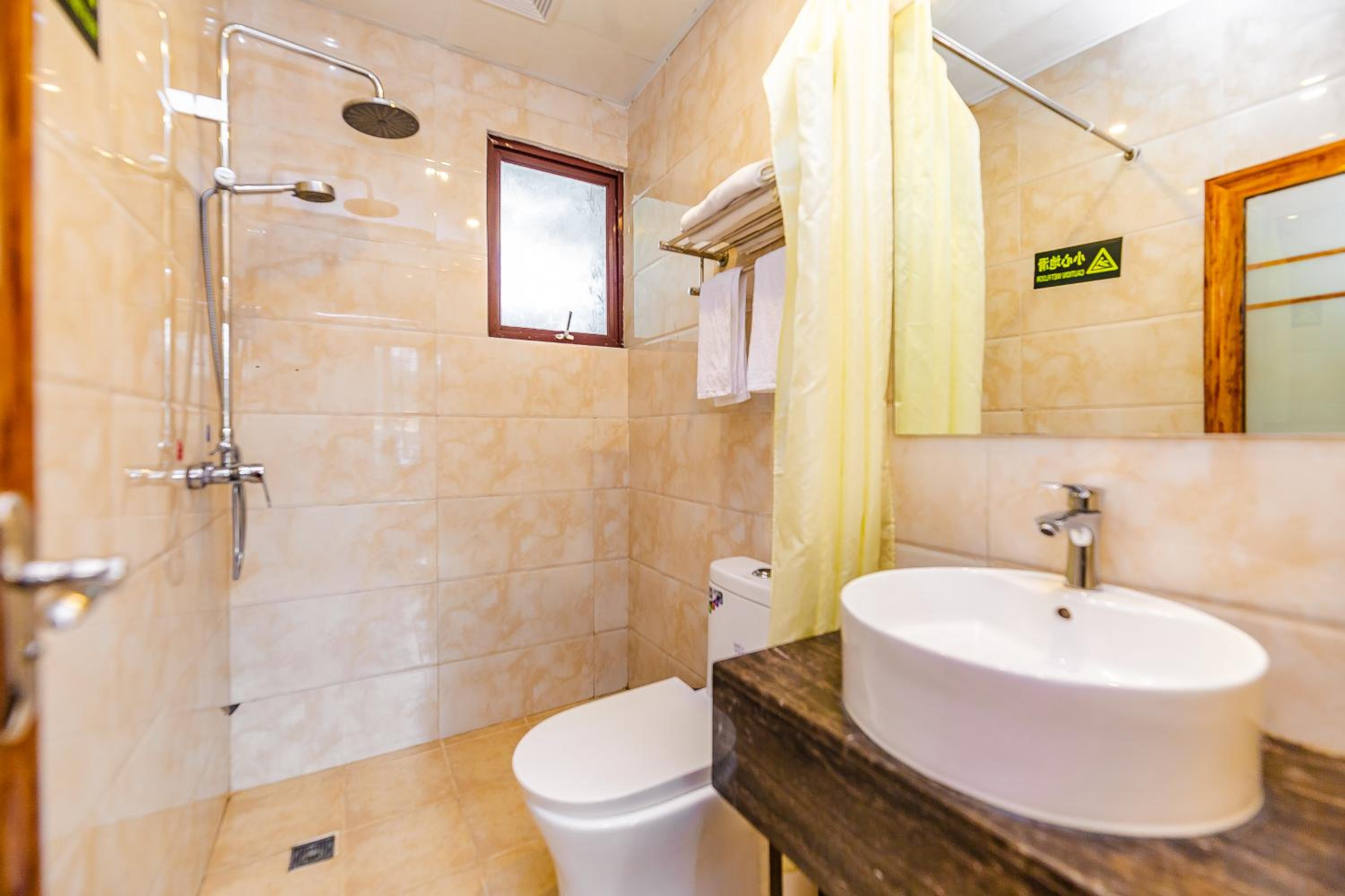 Holly's Hostel