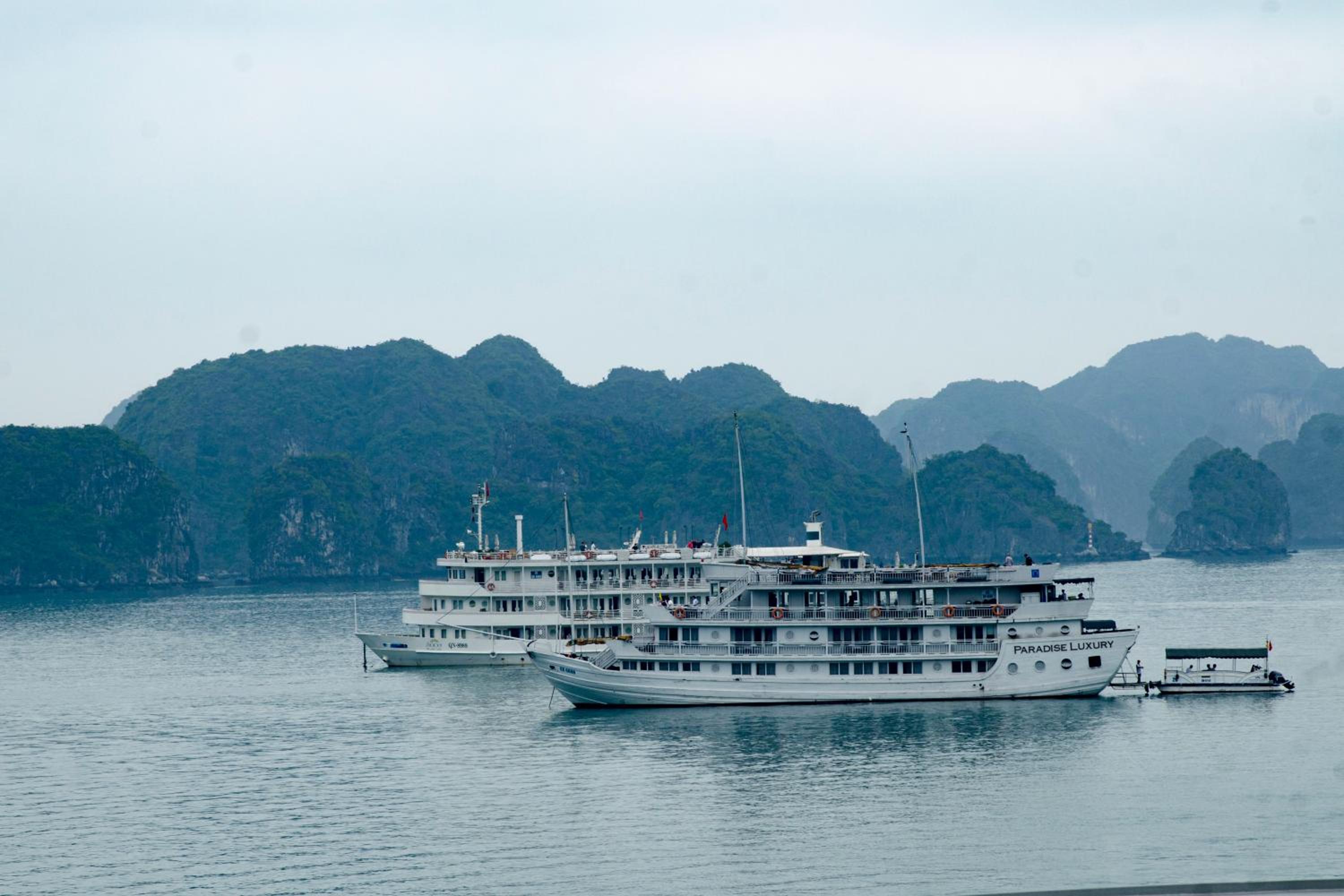 Paradise Sails Cruise