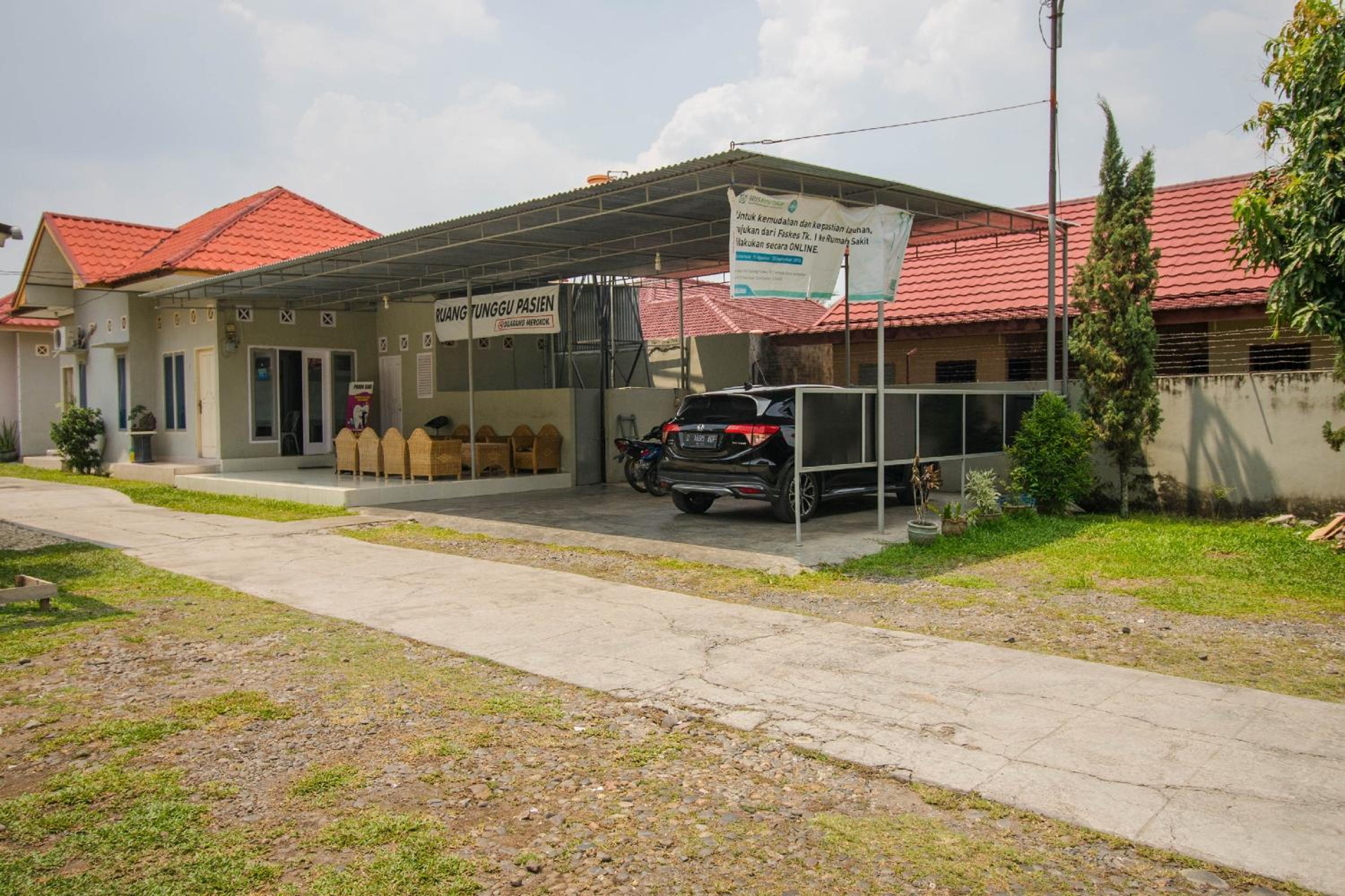 RedDoorz Syariah near Watervang Lubuk Linggau 2 view 2