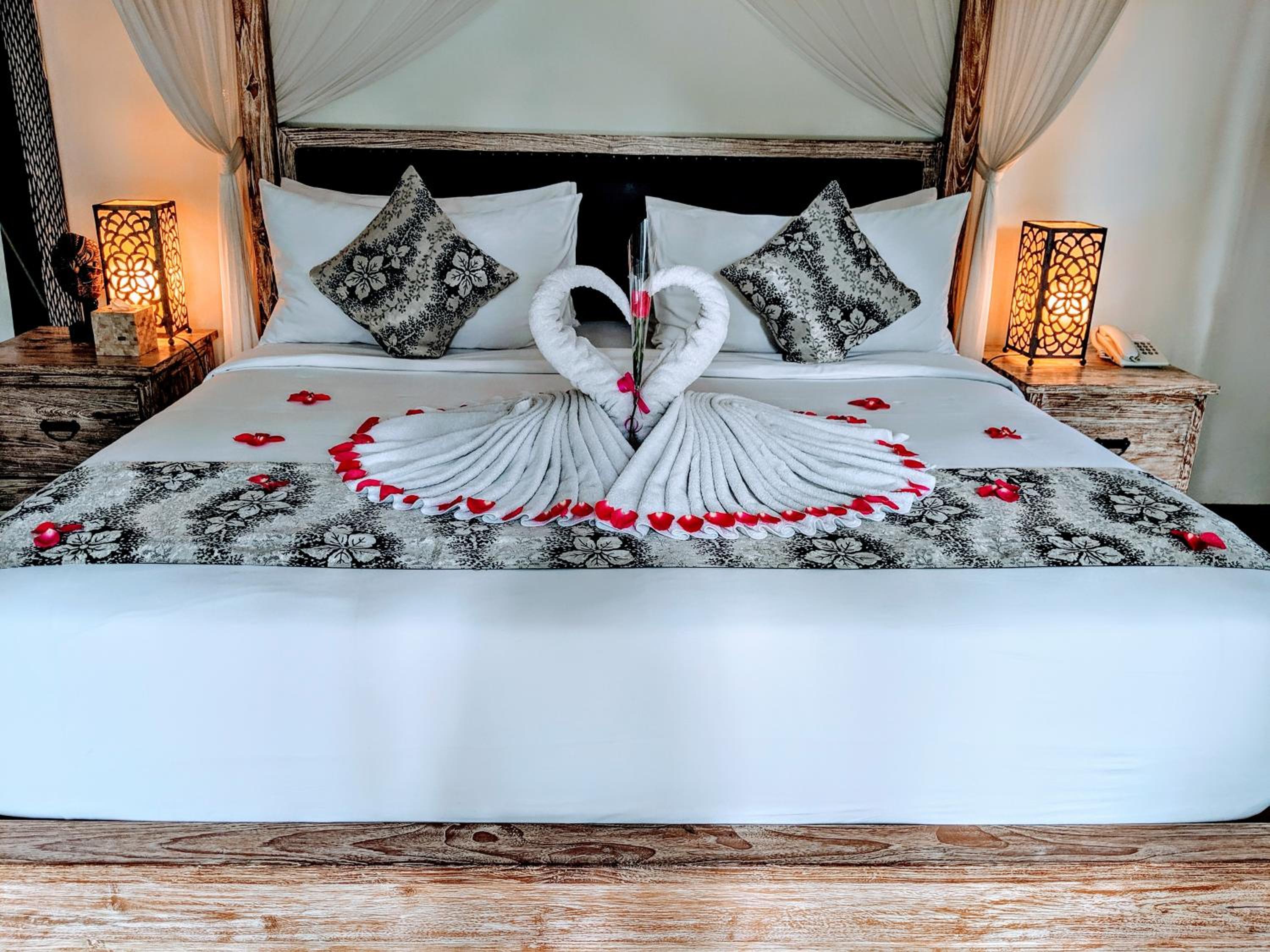 Anusara Luxury Villas