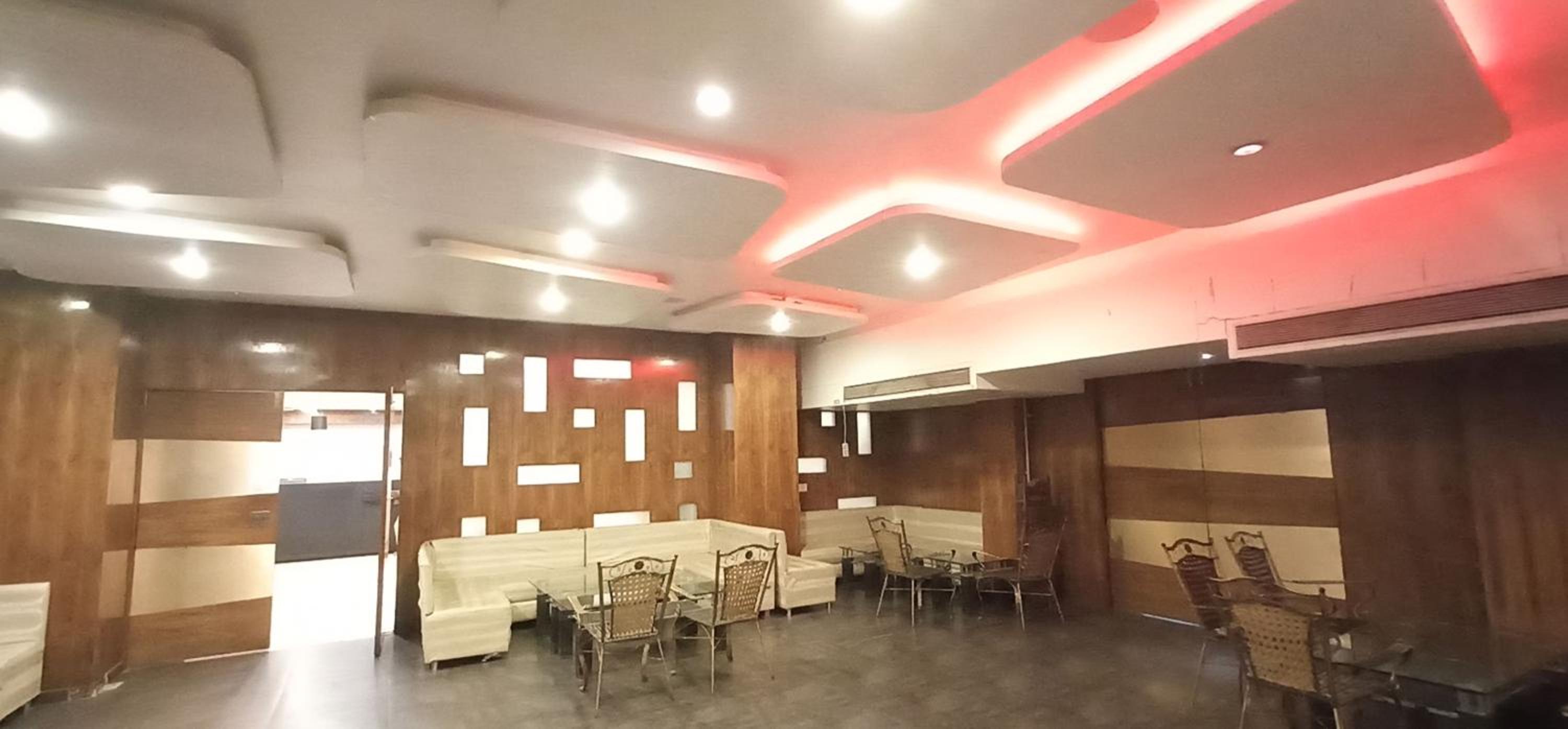 Hotel Maan Residency